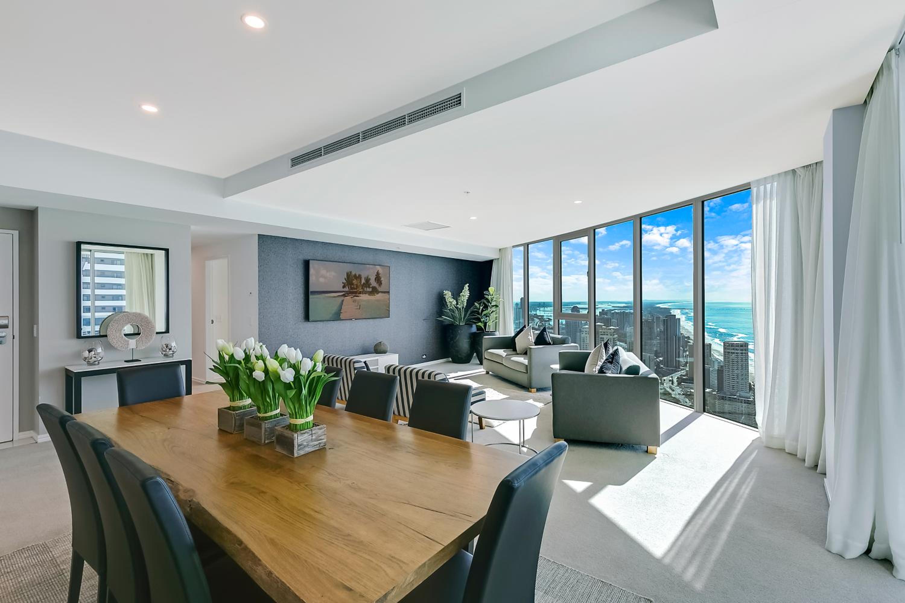 Number 1 H Residences - WiFi, Parking & More by Gold Coast Holidays