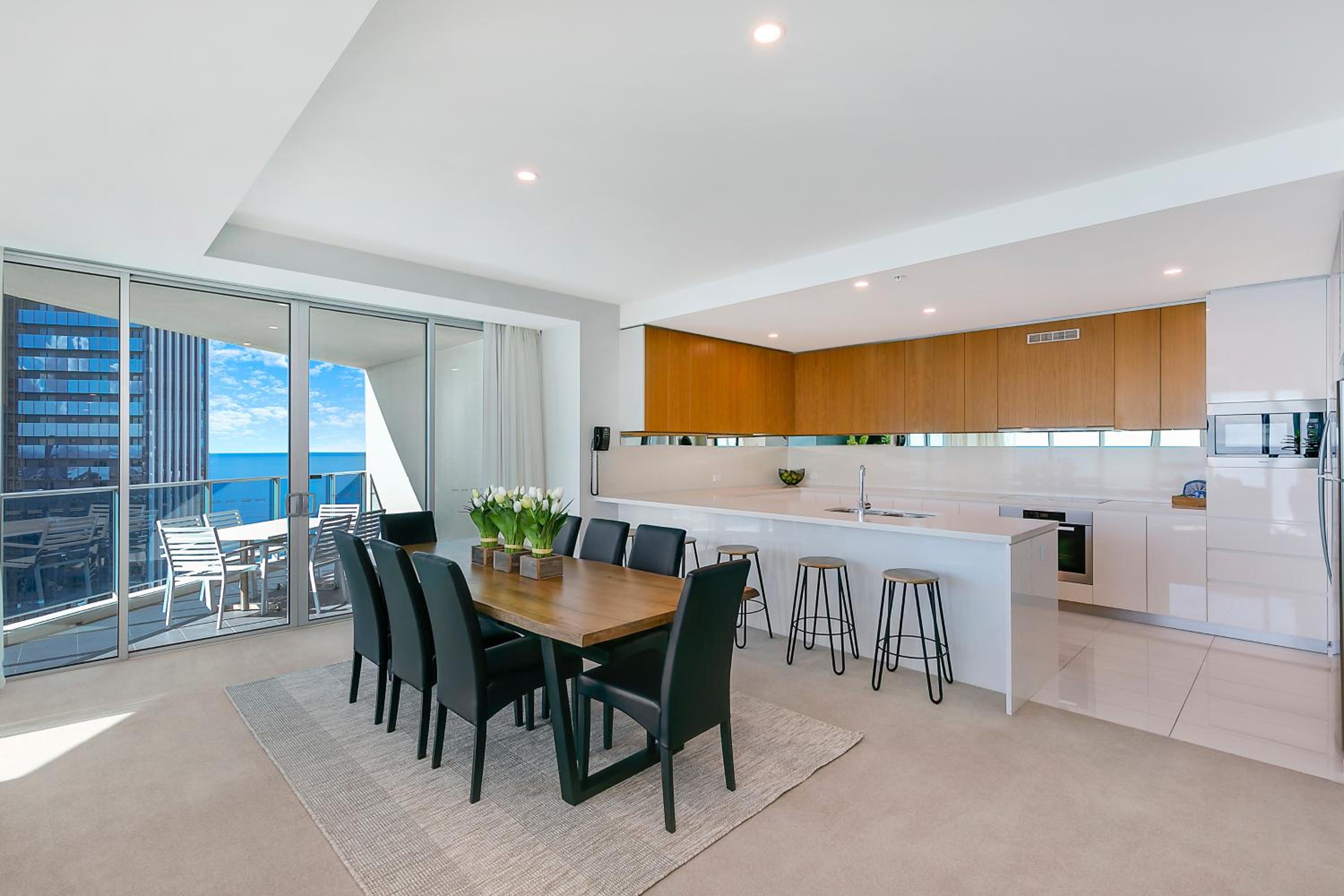 Number 1 H Residences - WiFi, Parking & More by Gold Coast Holidays