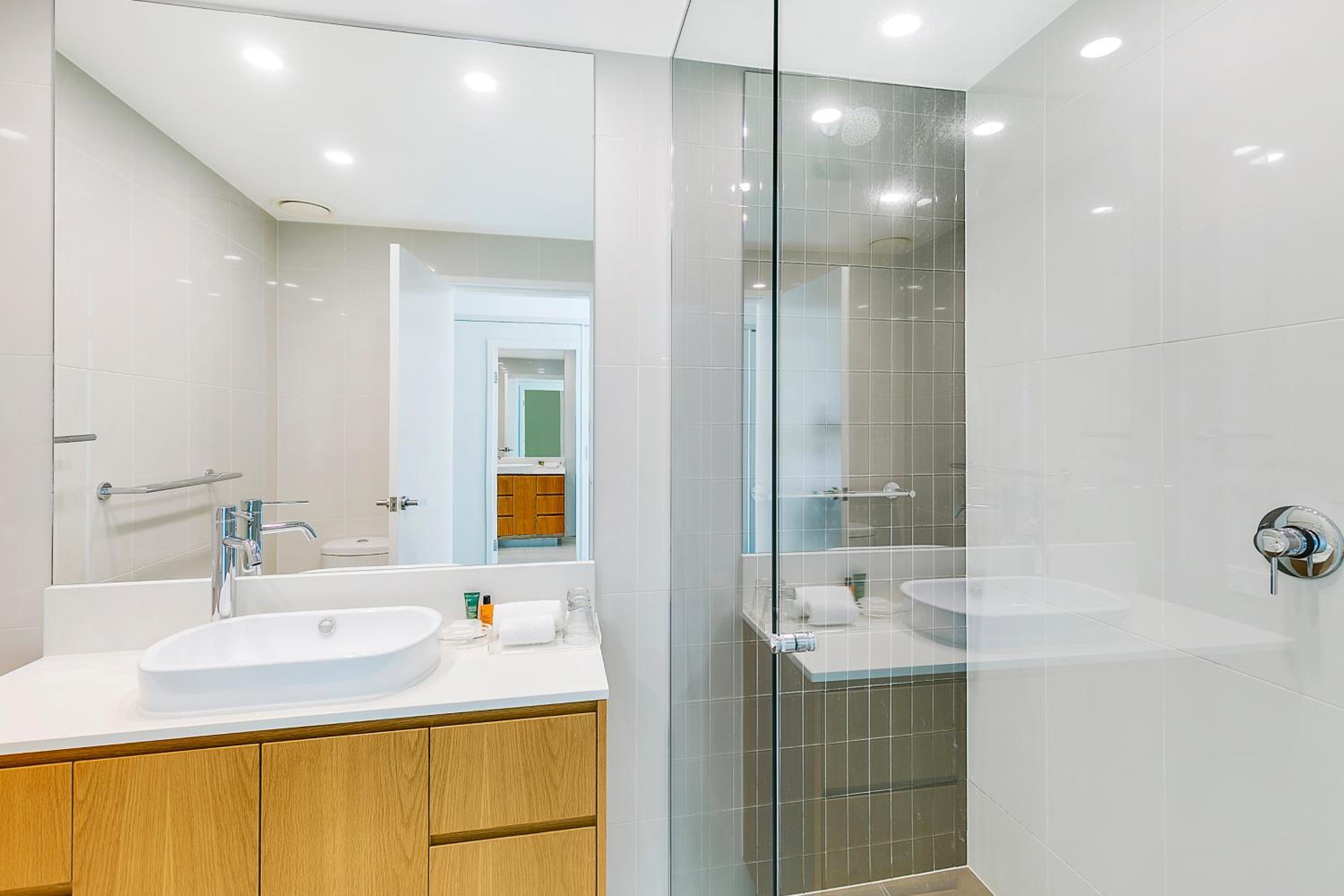 Number 1 H Residences - WiFi, Parking & More by Gold Coast Holidays