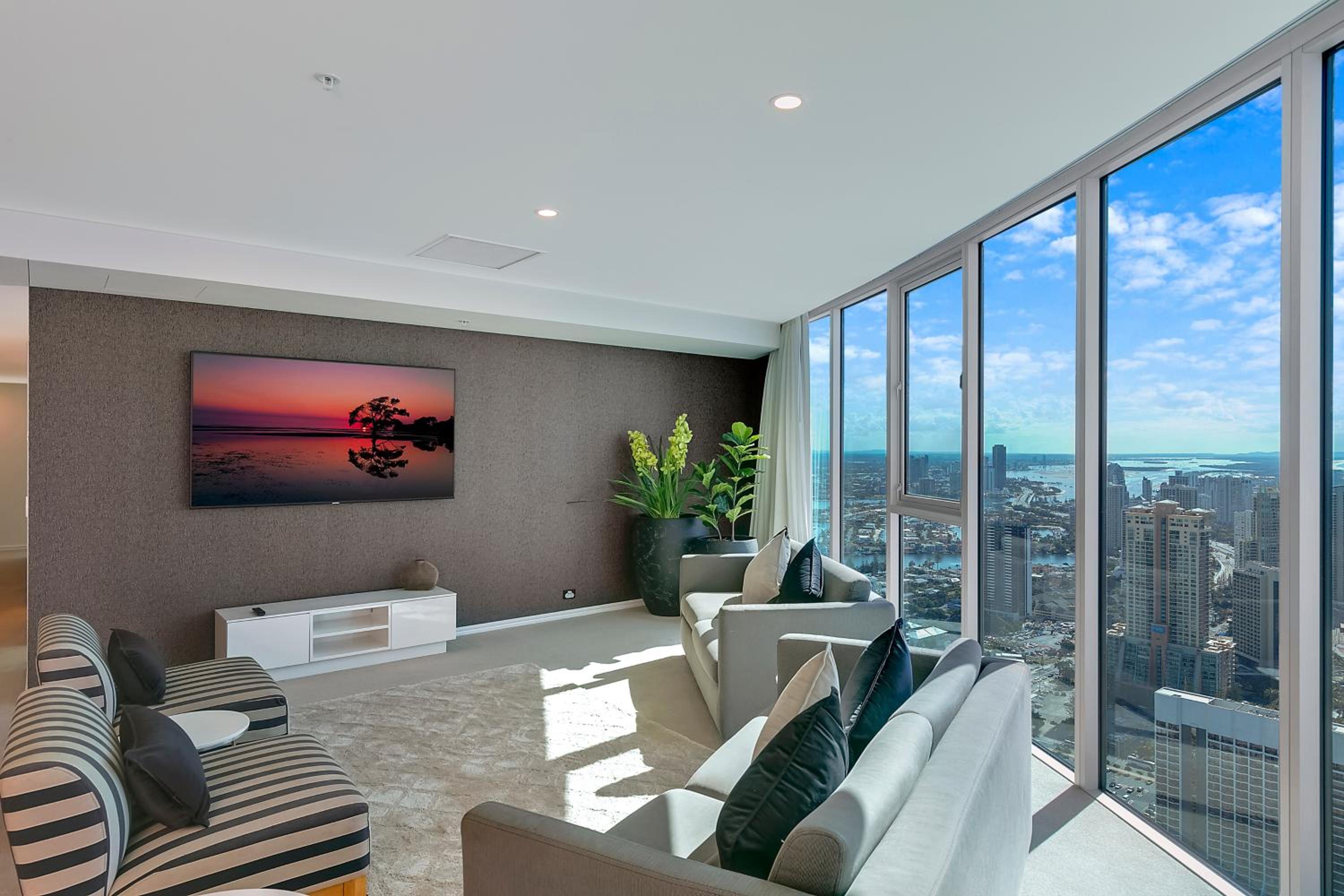 Number 1 H Residences - WiFi, Parking & More by Gold Coast Holidays