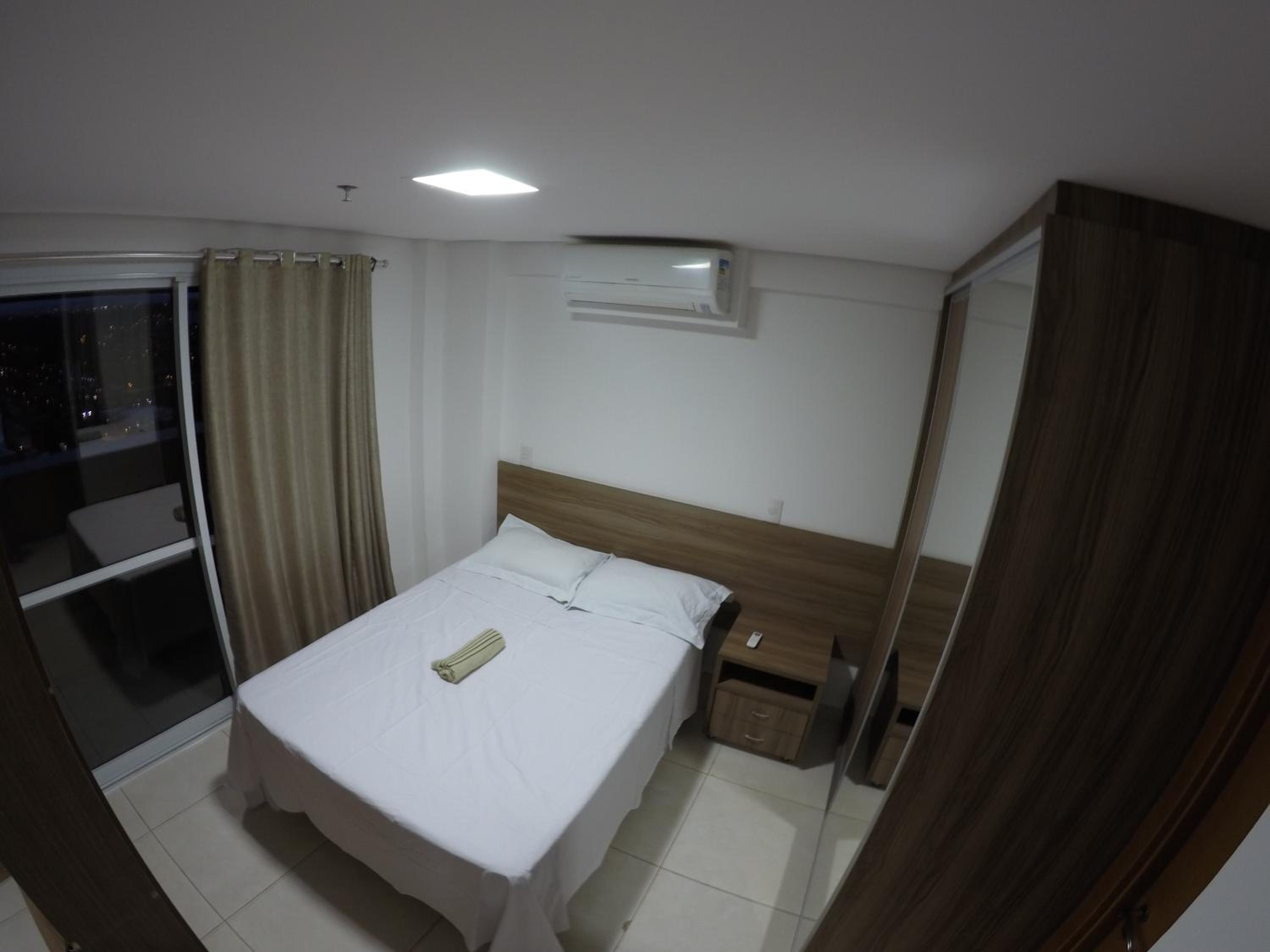 Flat no Brookfield Towers