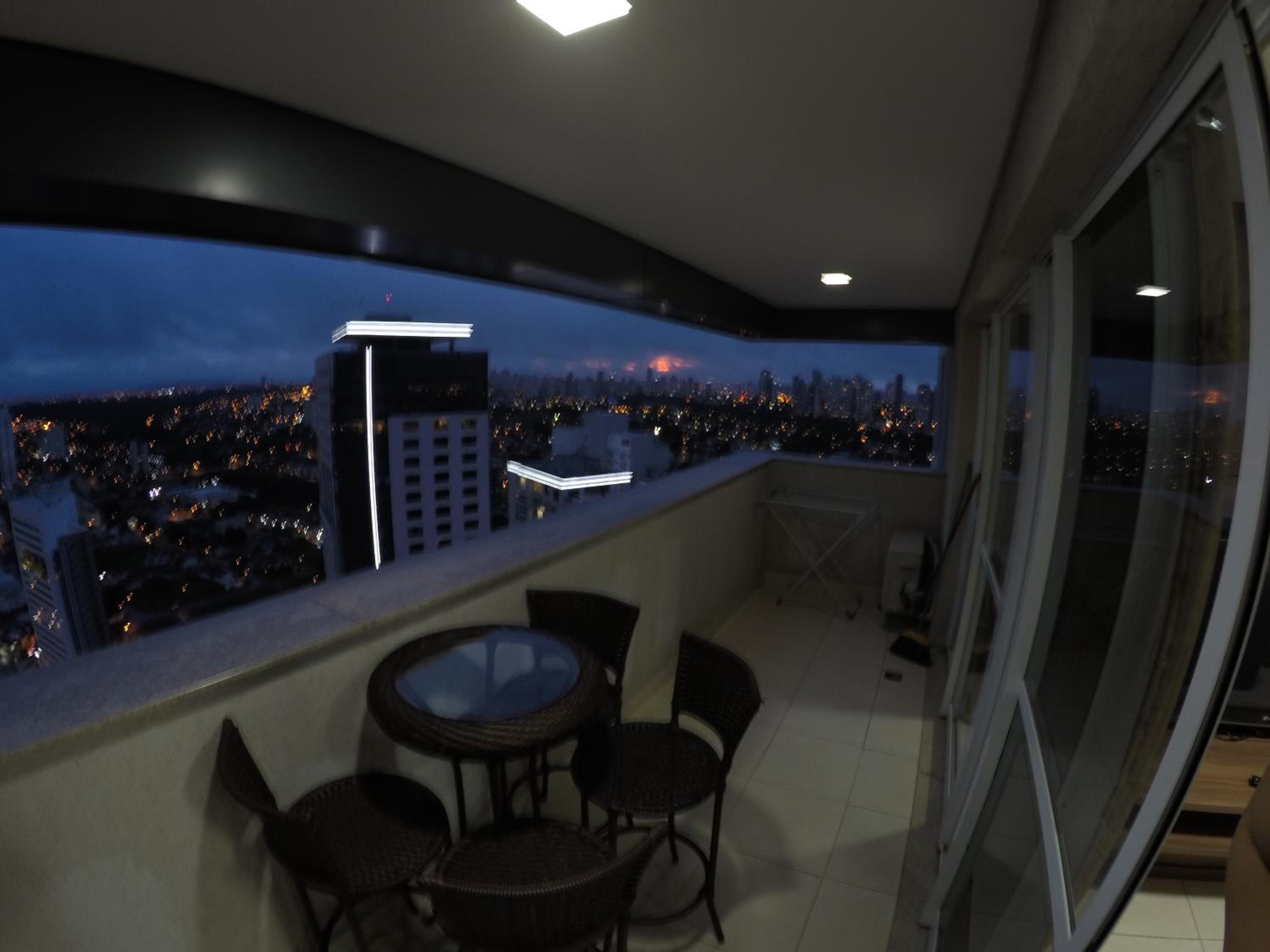 Flat no Brookfield Towers