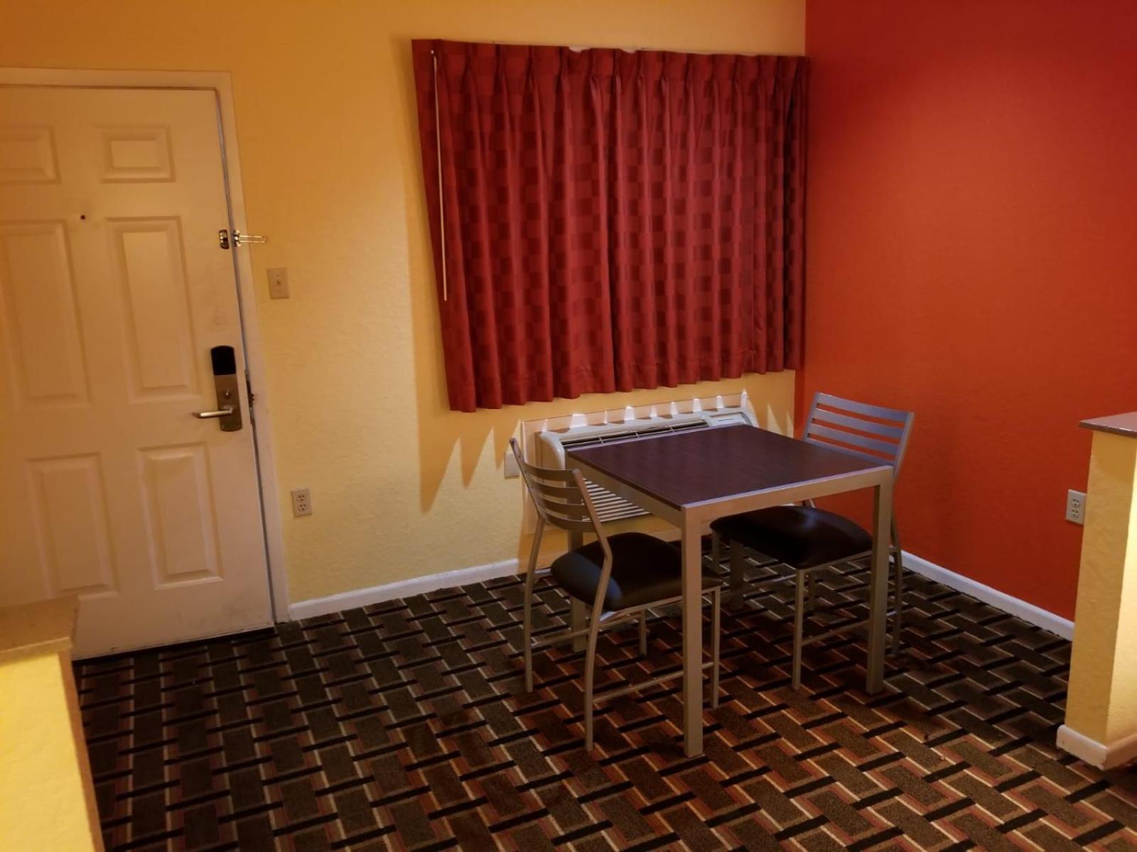 Texan Inn & Suites view 3