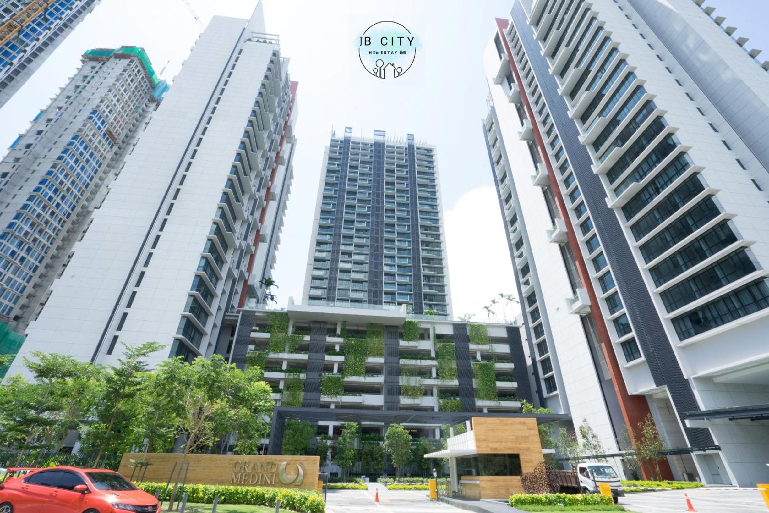 Grand Medini Suites by RR JBcity photo 1