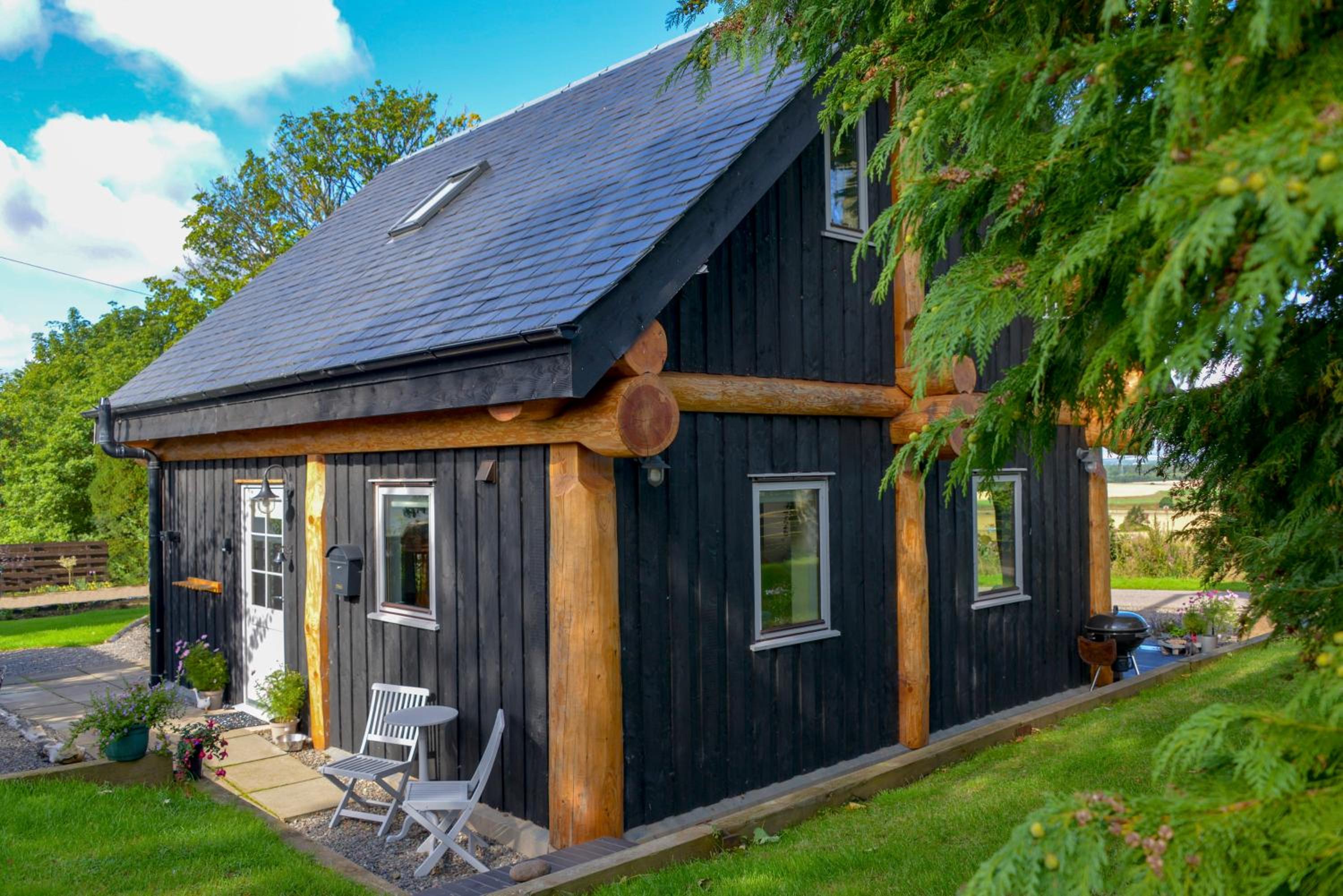 Rowanlea Lodge Hot Tub Secure Garden Pub 5 min walk view 4