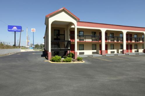 Forsyth Vacations - Americas Best Value Inn  Suites Macon - Property Image 1