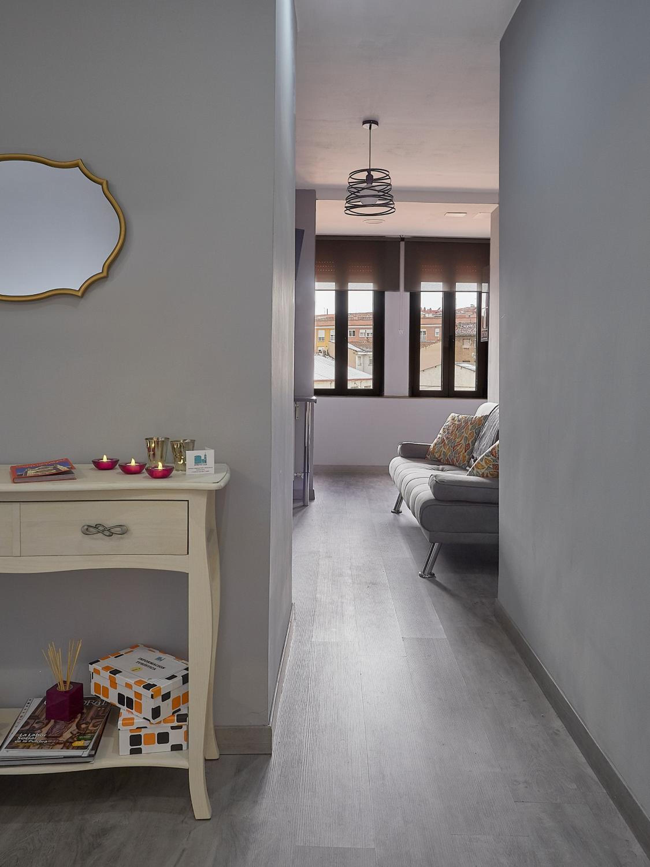 Entrevias Lodging - con Garaje y WIFI