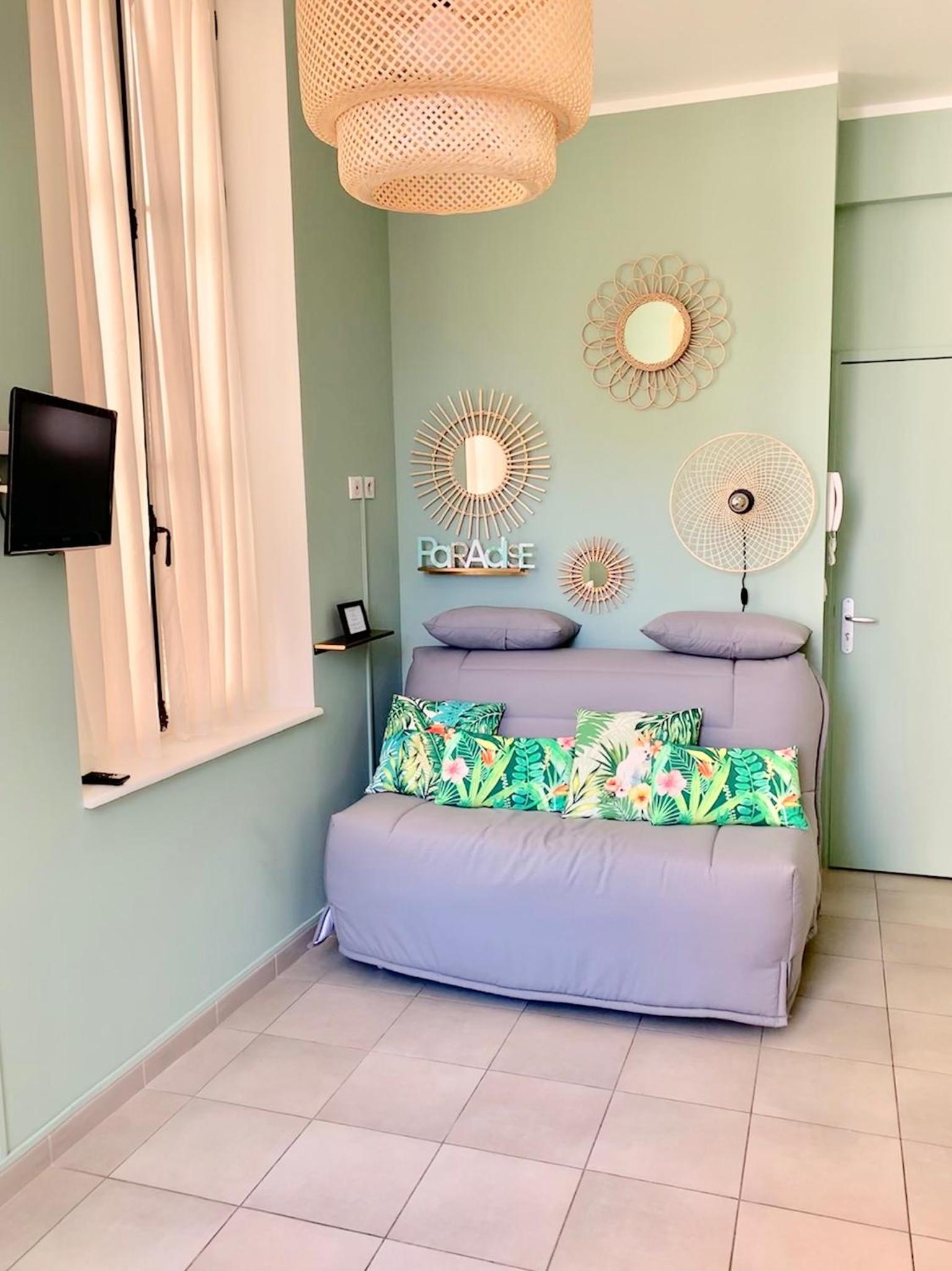 Sunny Studio Vieux Port view 5