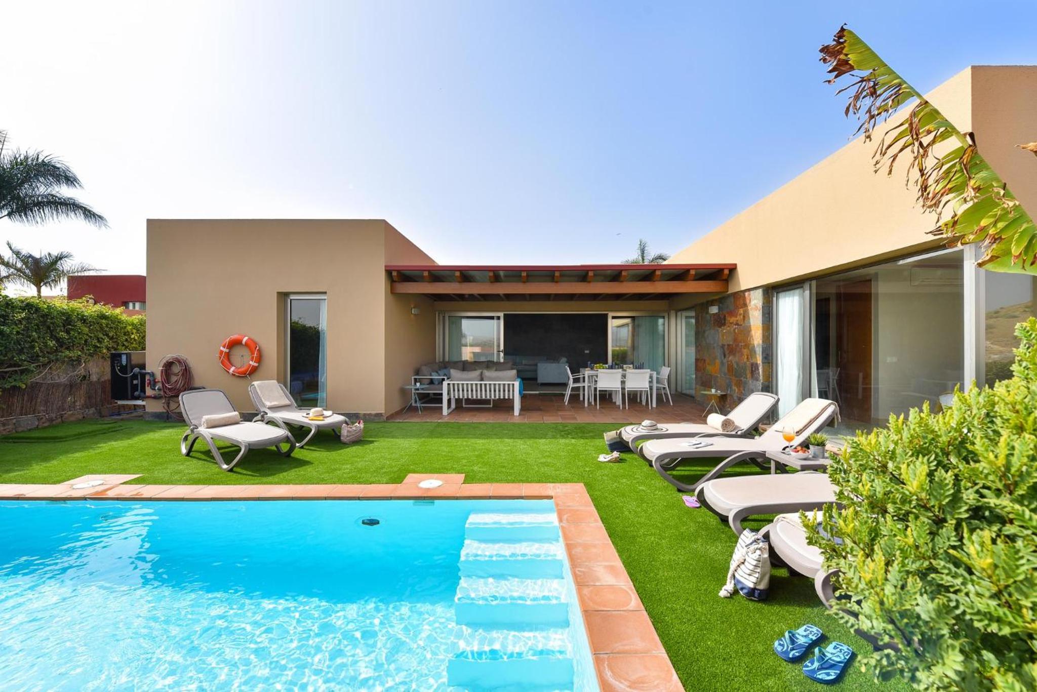 Salobre Villa with Pool Par 4 nr 9 by VillaGranCanaria photo 1