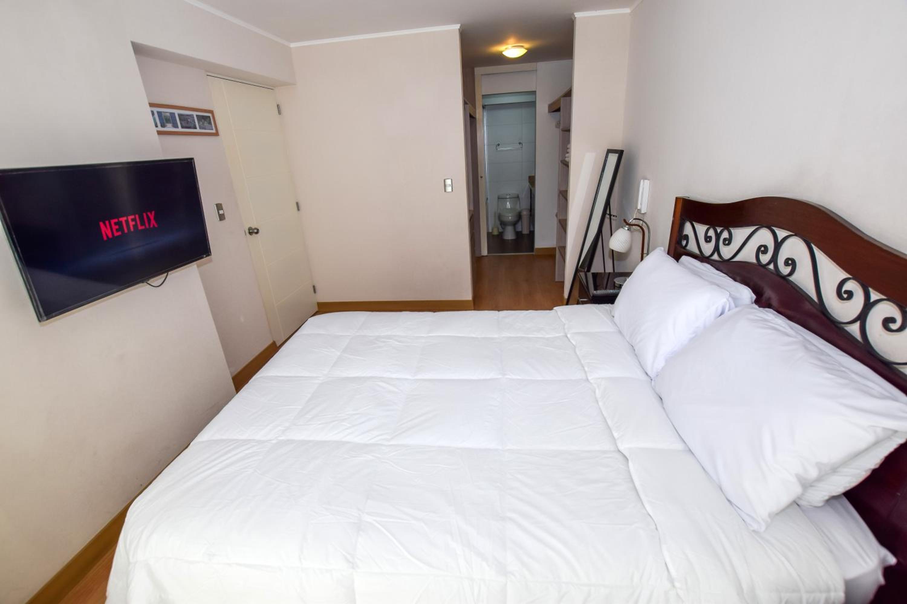 Miraflores Apartments 570 Pardo Ave by Private Host