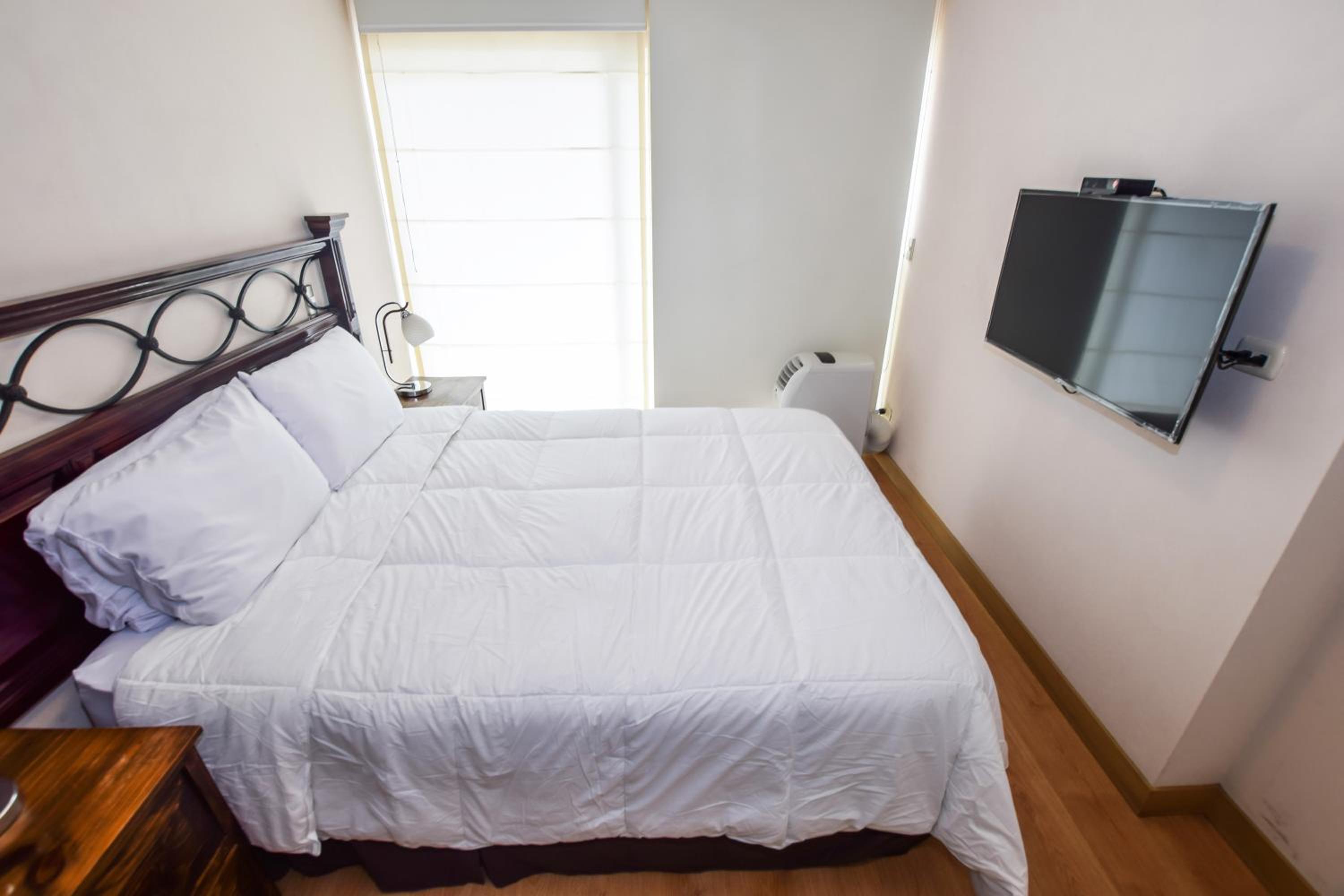 Miraflores Apartments 570 Pardo Ave by Private Host