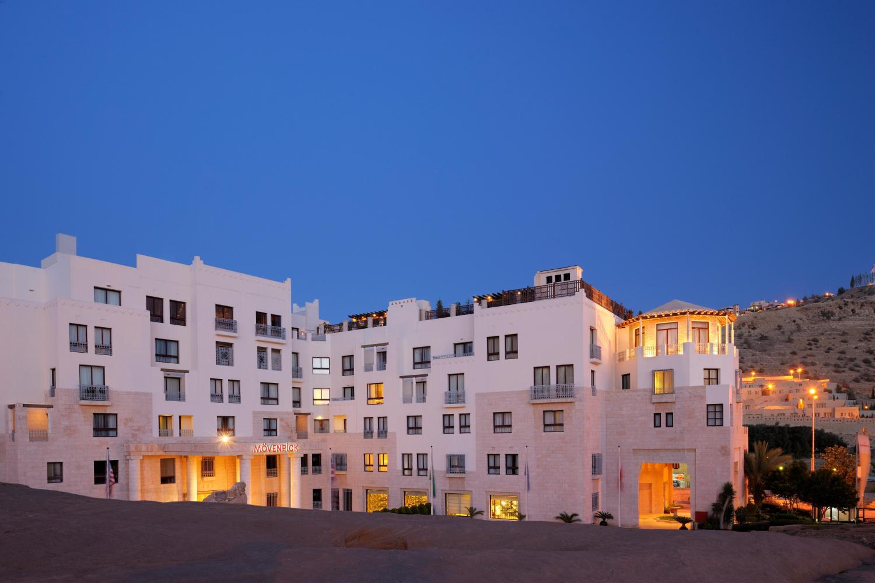 Mövenpick Resort Petra — photo 64