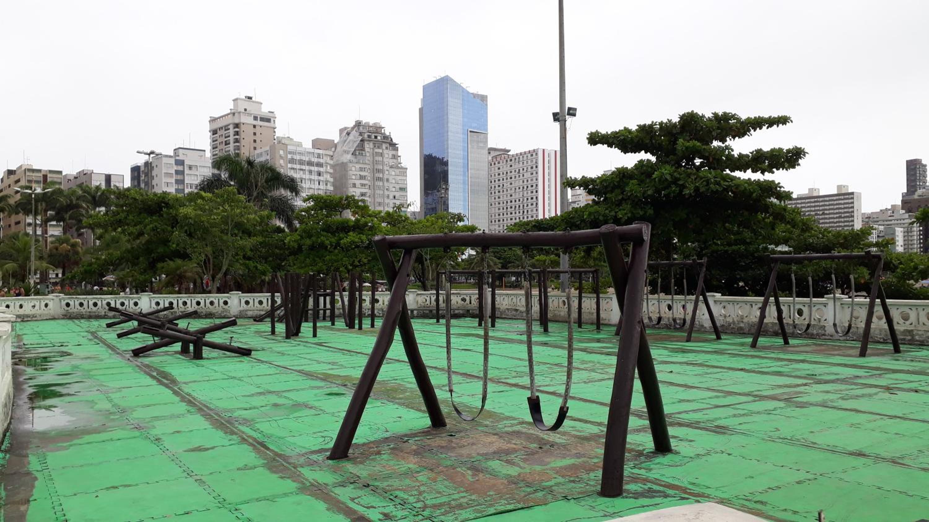 Apto Pé na Areia Santos