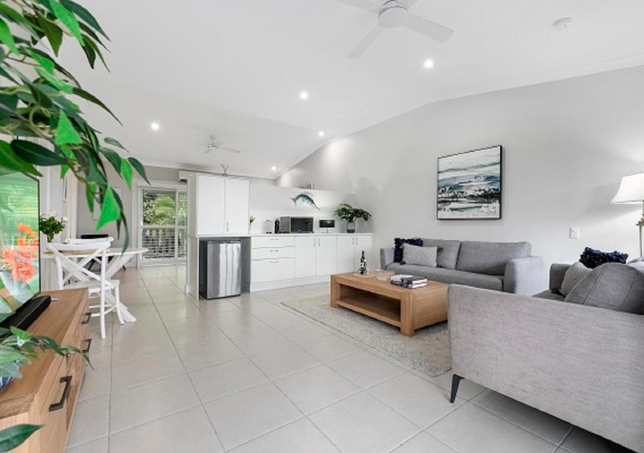 The Country House at Hunchy Montville