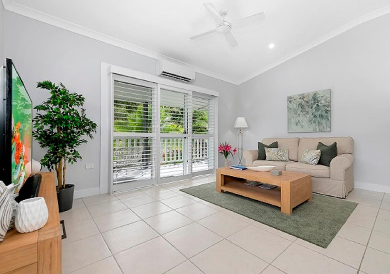 The Country House at Hunchy Montville