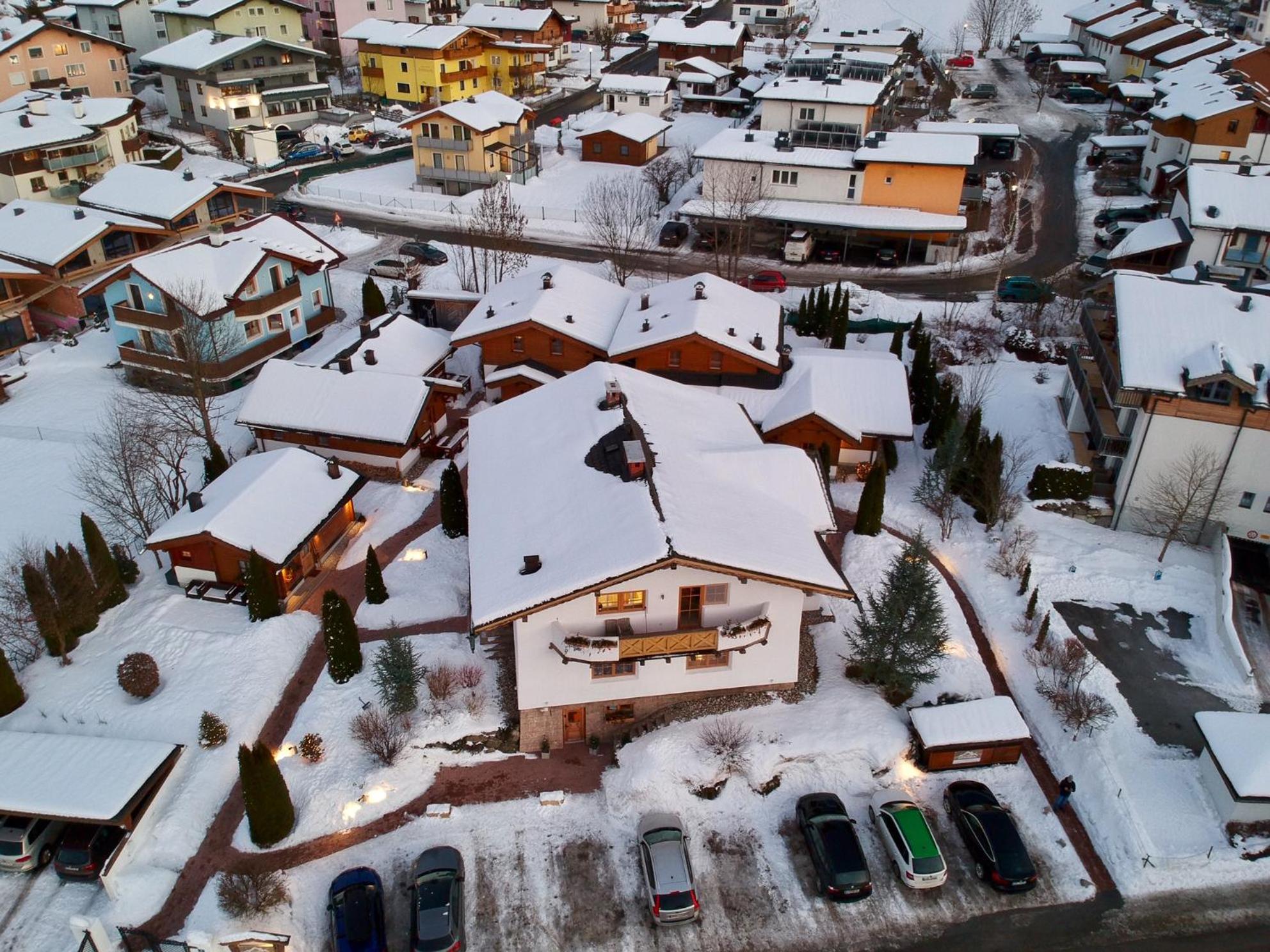 Dorfchalets & Apartments - in Kaprun centre including FREE entry Tauern Spa and Summer Card