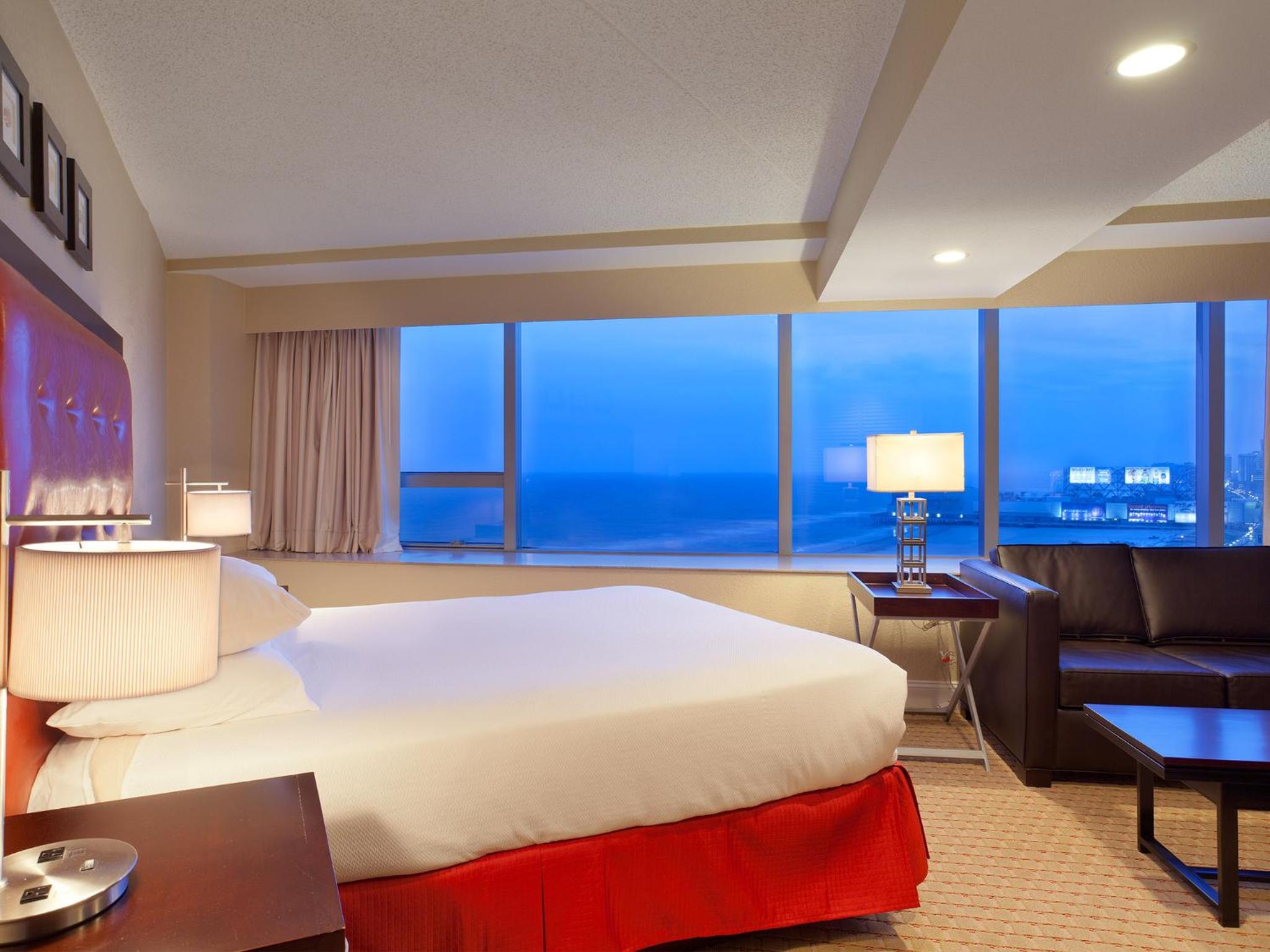 Boardwalk Resorts at Atlantic Palace photo 2
