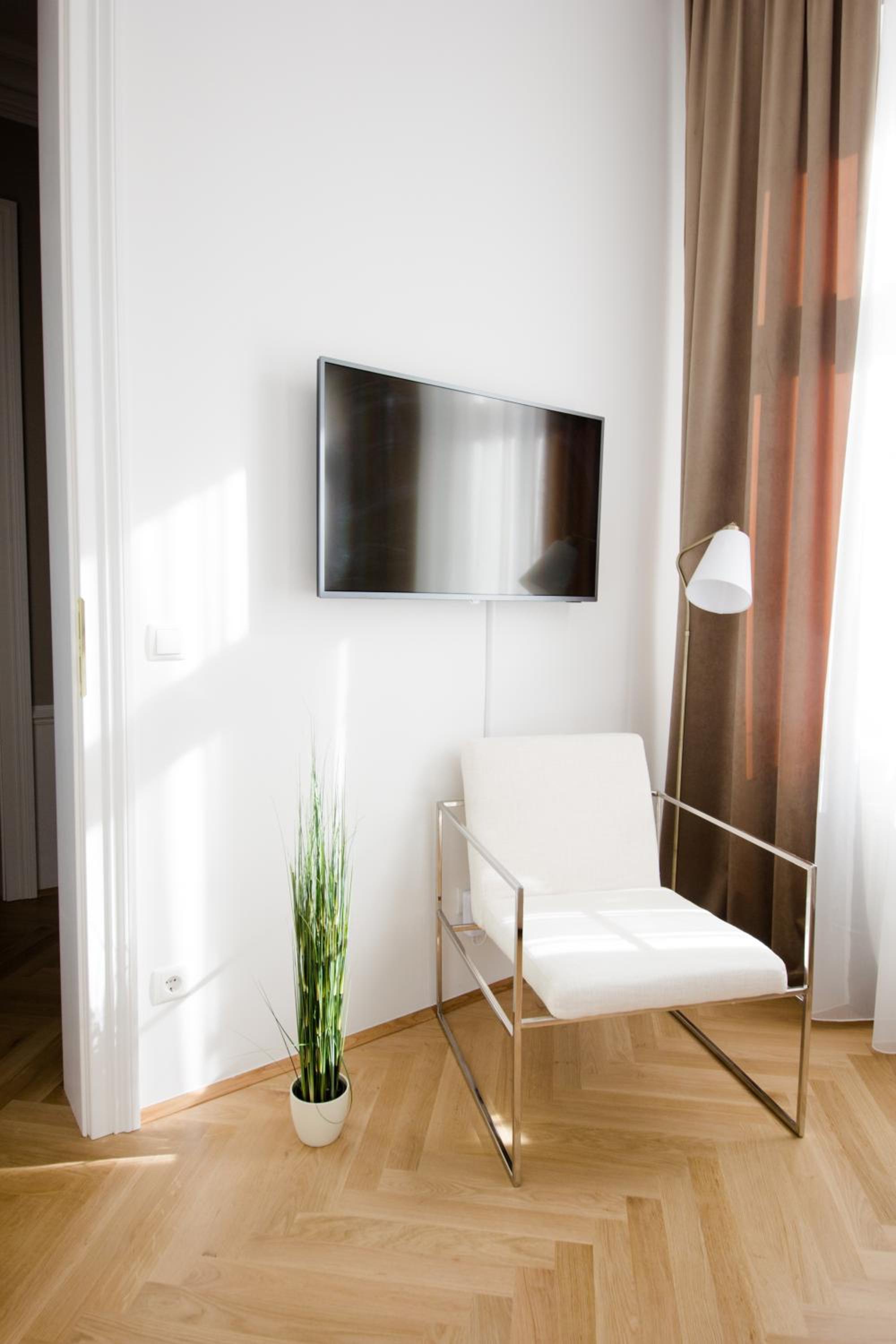 Studio Apartments Urania - Mai's Apartments