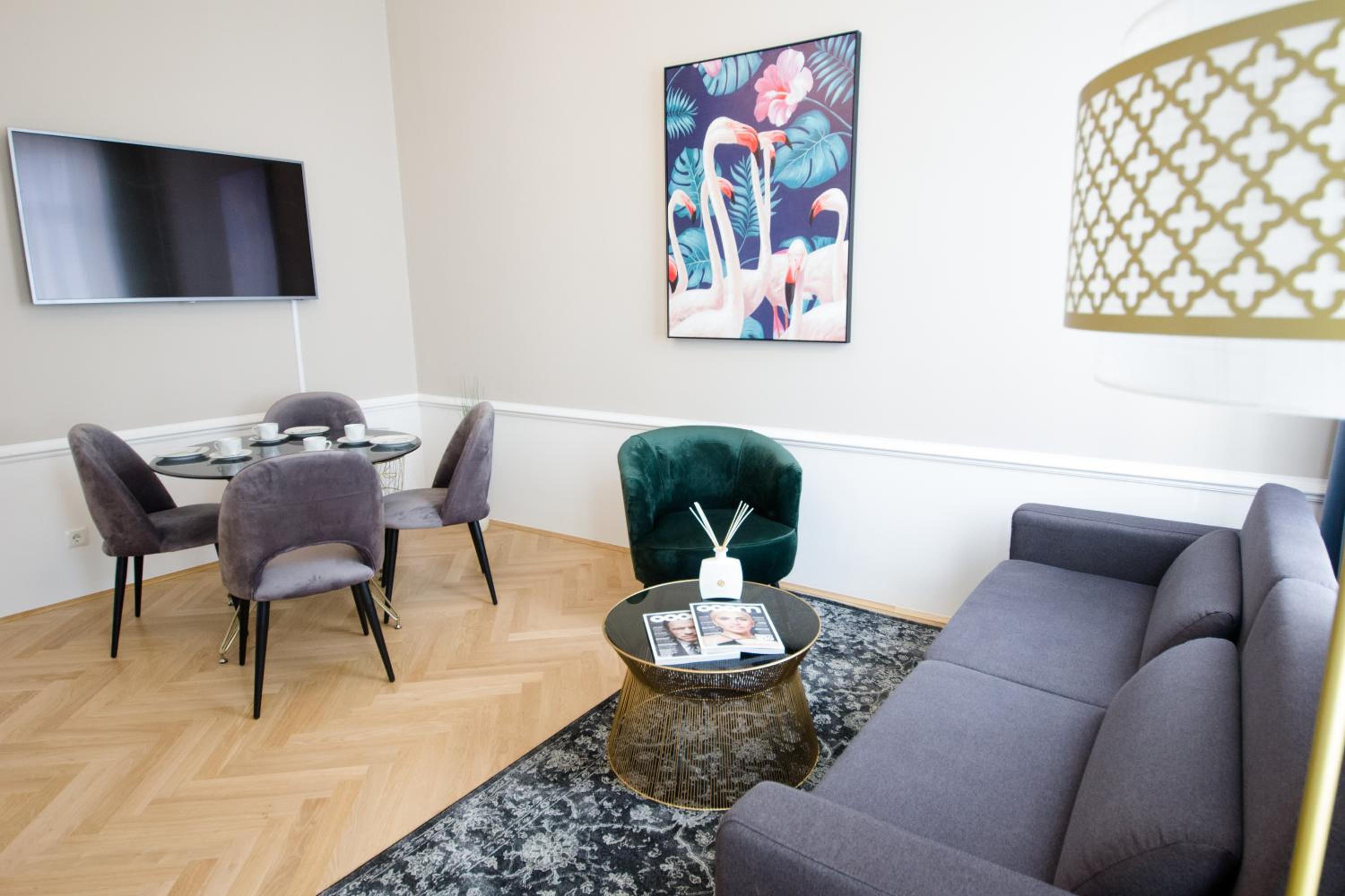 Studio Apartments Urania - Mai's Apartments