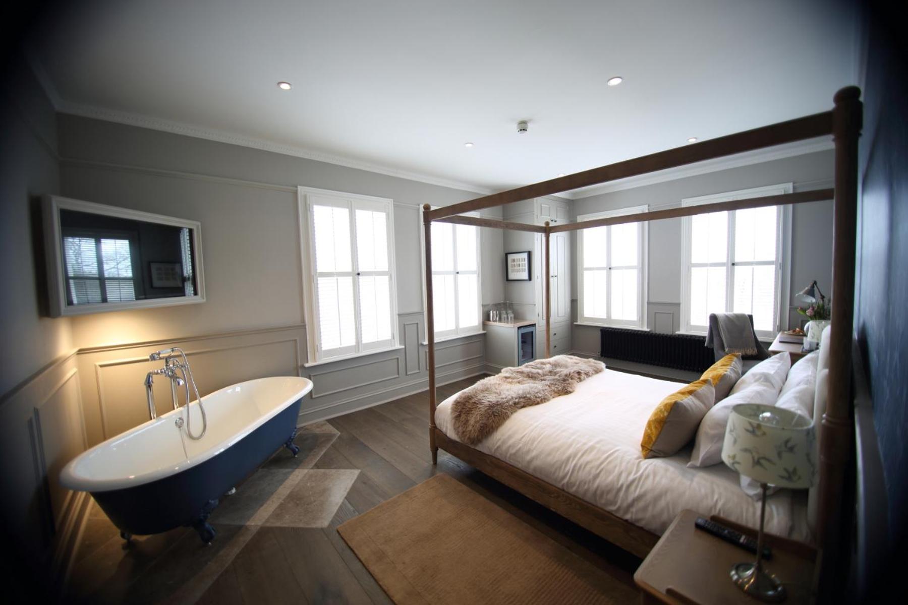 Gloucester Vacations - Hatton Court Hotel - Property Image 4