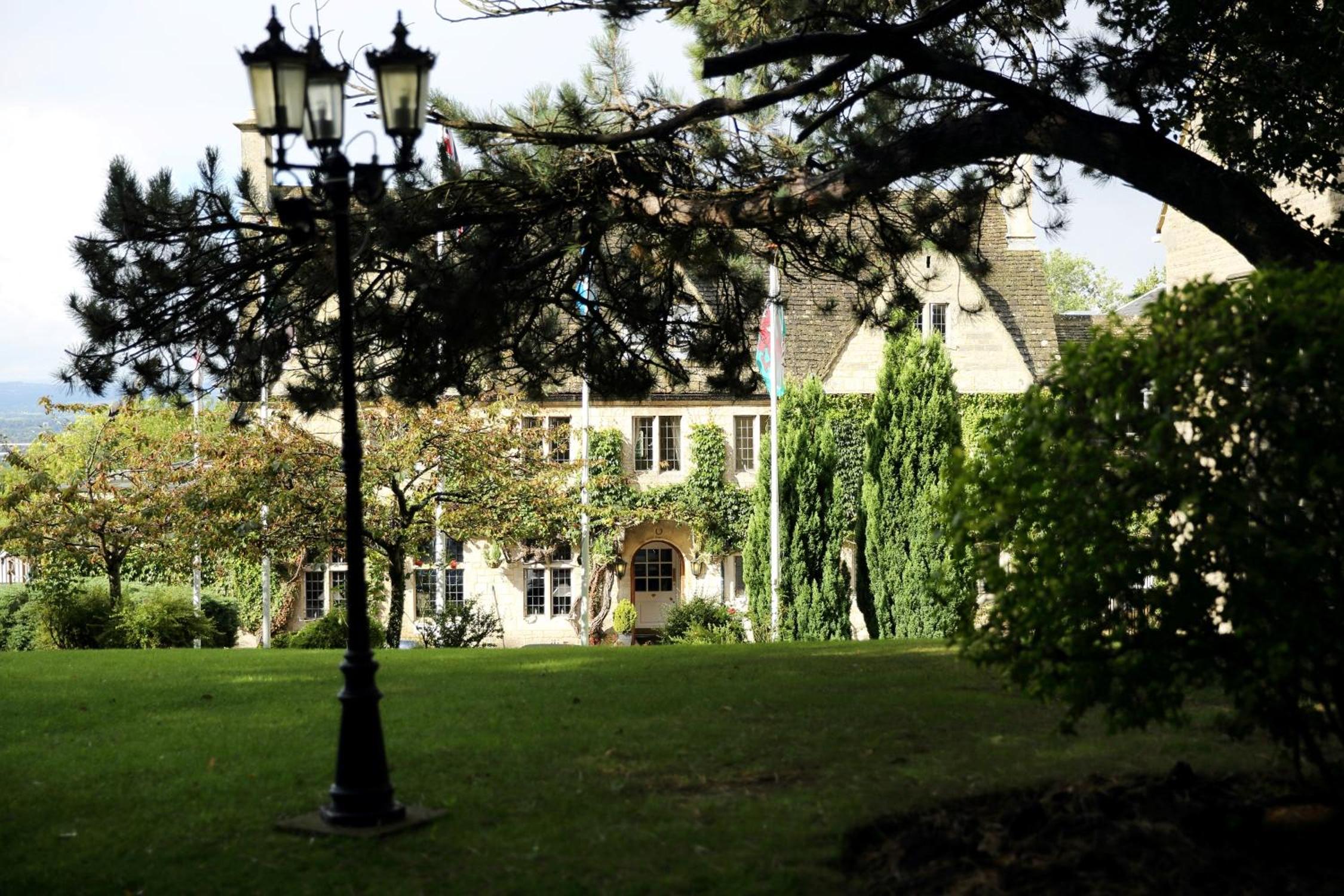 Gloucester Vacations - Hatton Court Hotel - Property Image 1