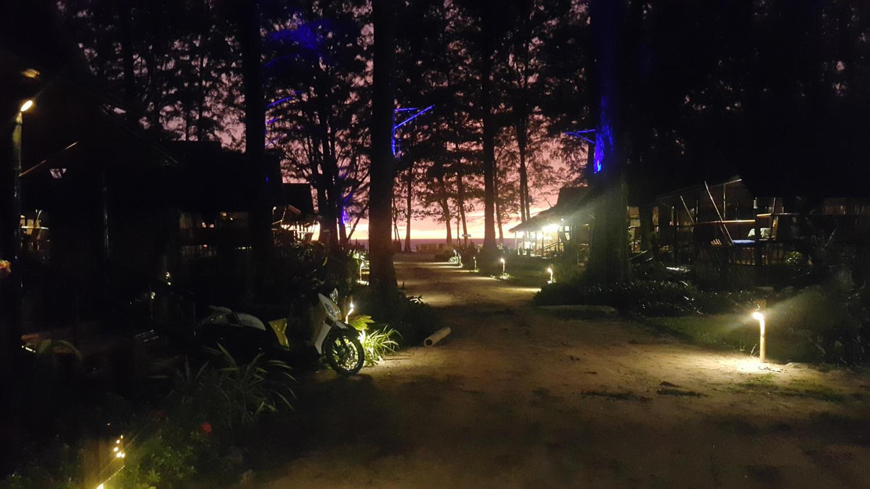 Eco Lanta Hideaway Beach Resort