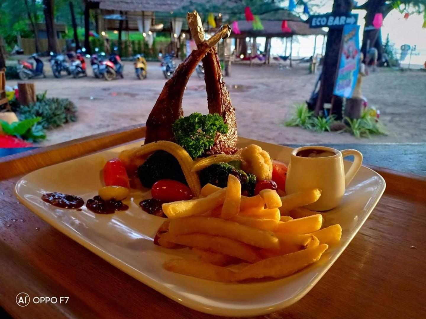 Eco Lanta Hideaway Beach Resort