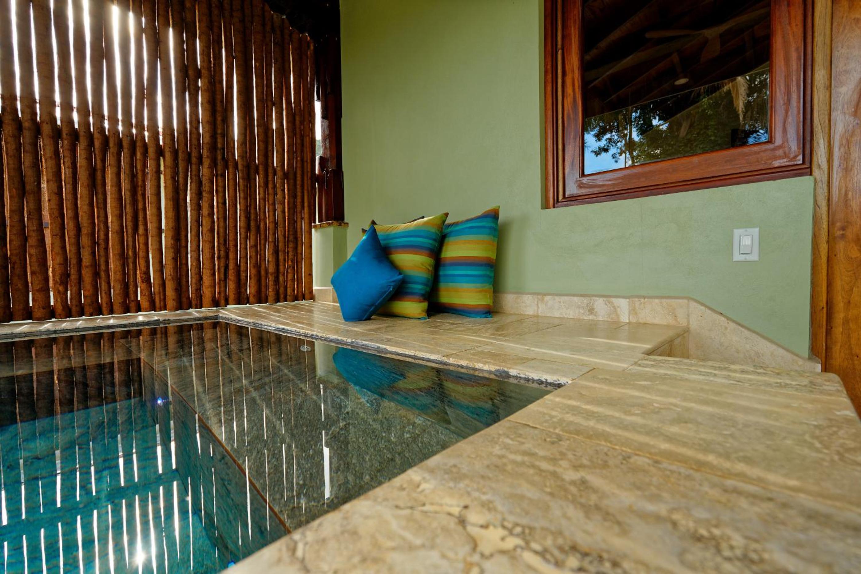 Sleeping Giant Rainforest Lodge