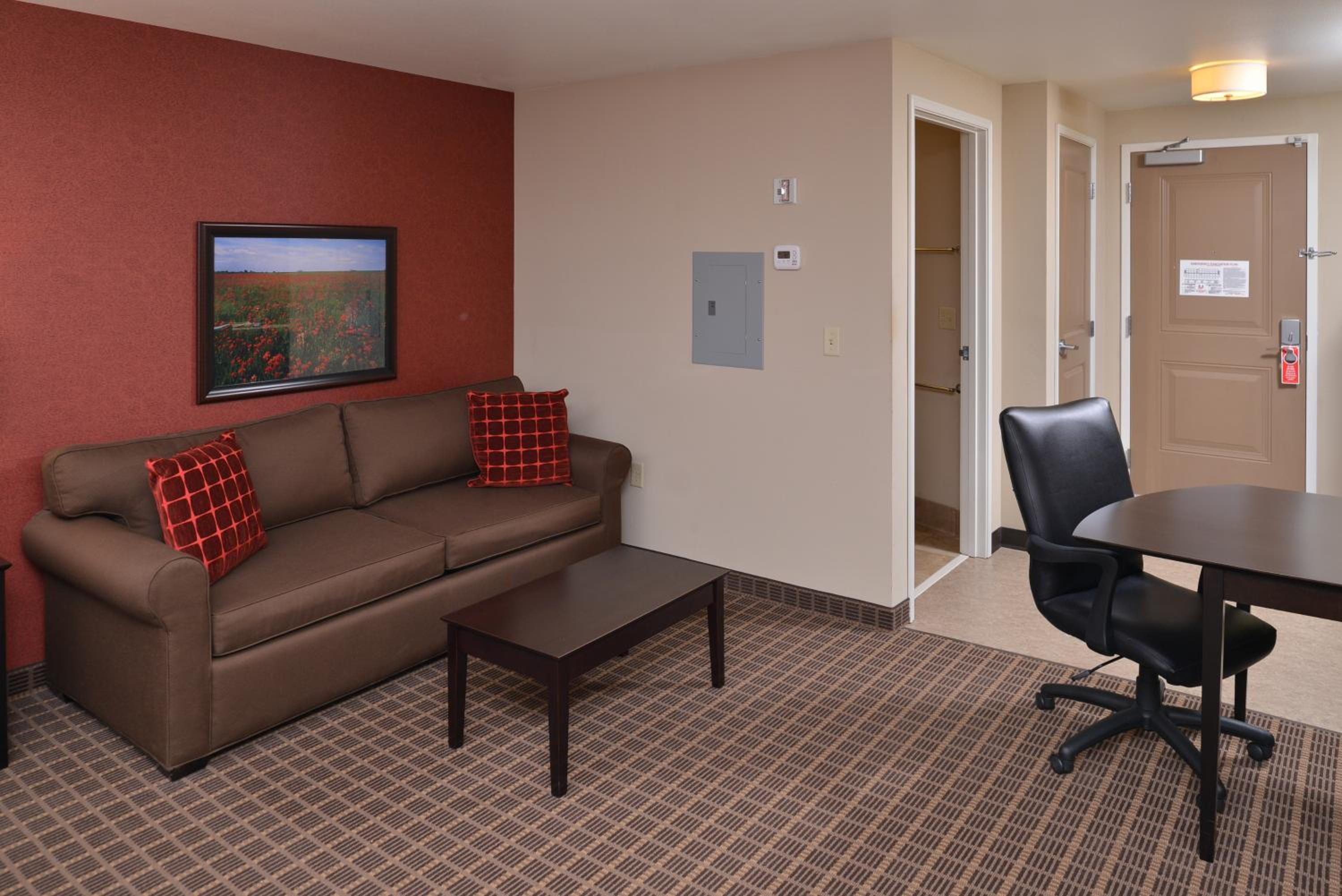 Hawthorn Extended Stay by Wyndham Dickinson