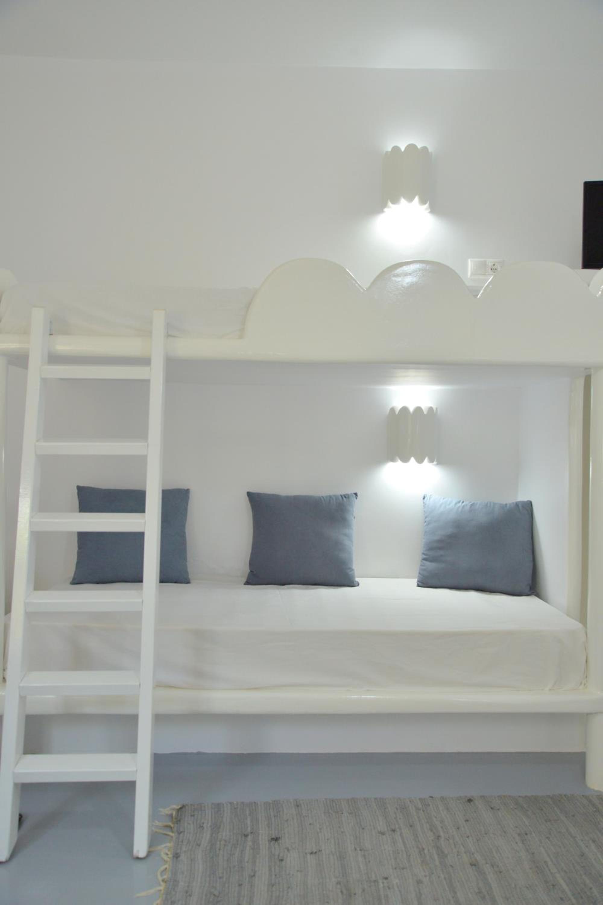 Moschoula Studios en Adamas — bedroom