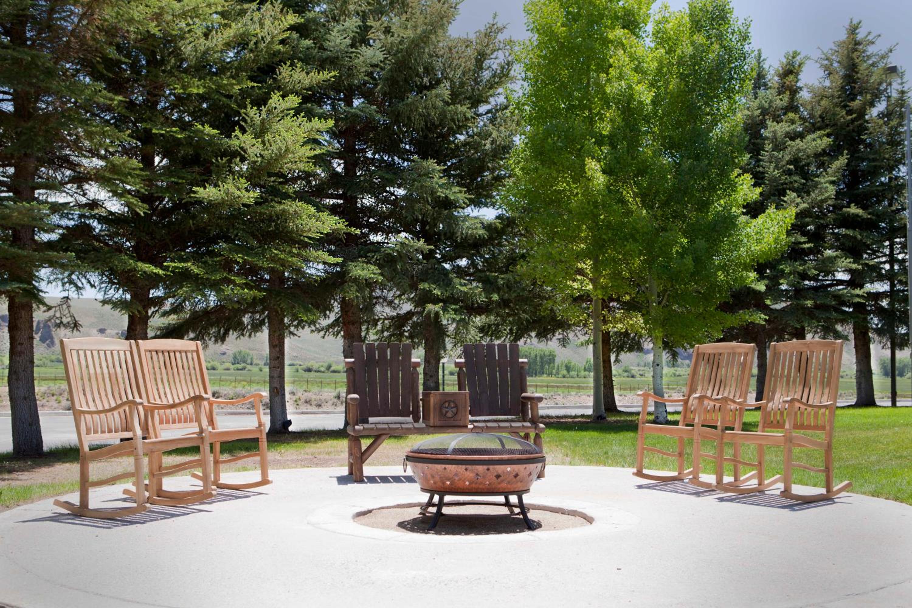 Gunnison Vacations - The Inn at Tomichi Village - Property Image 4