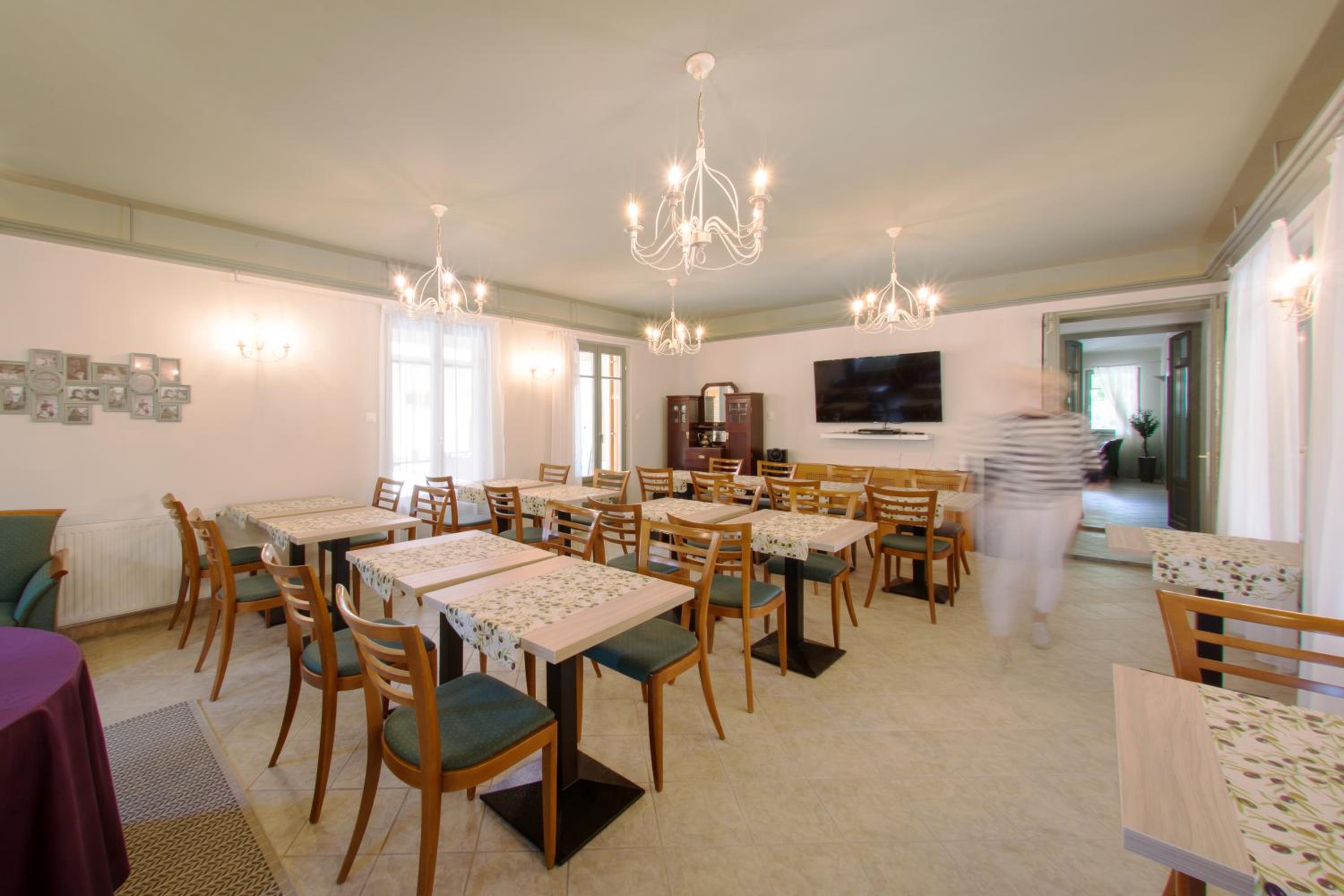 restaurant