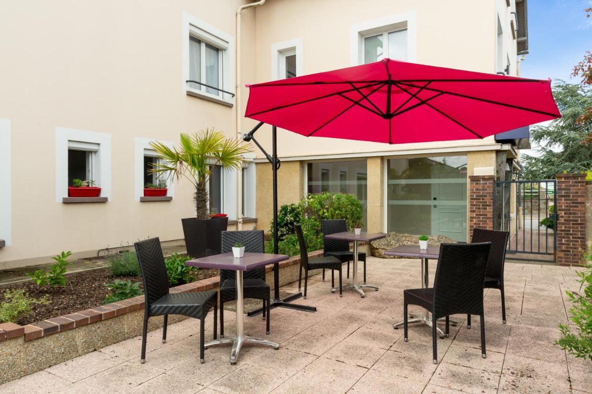 outdoor BBQ area