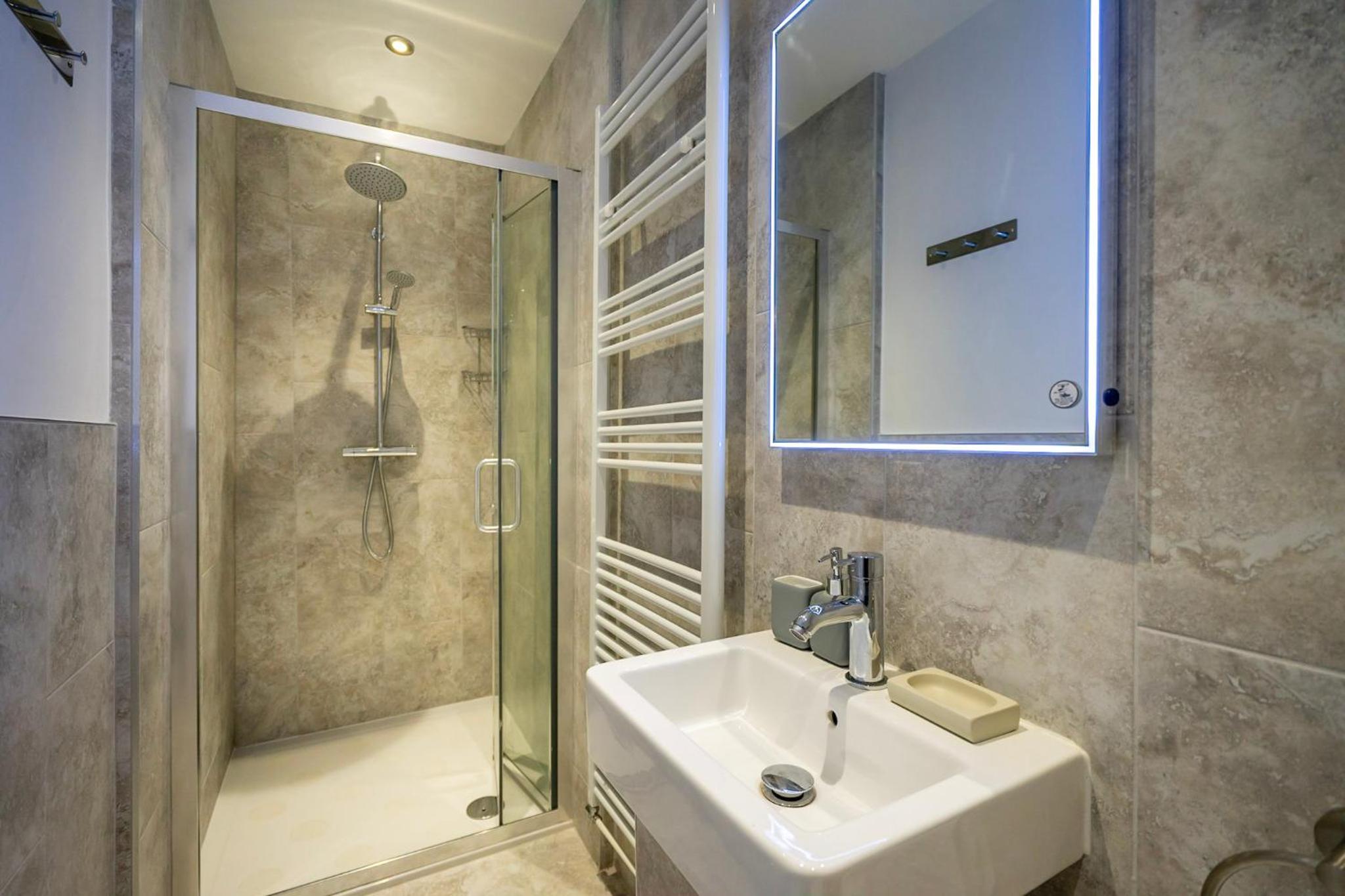 Heart of the City Luxury Apartment view 2
