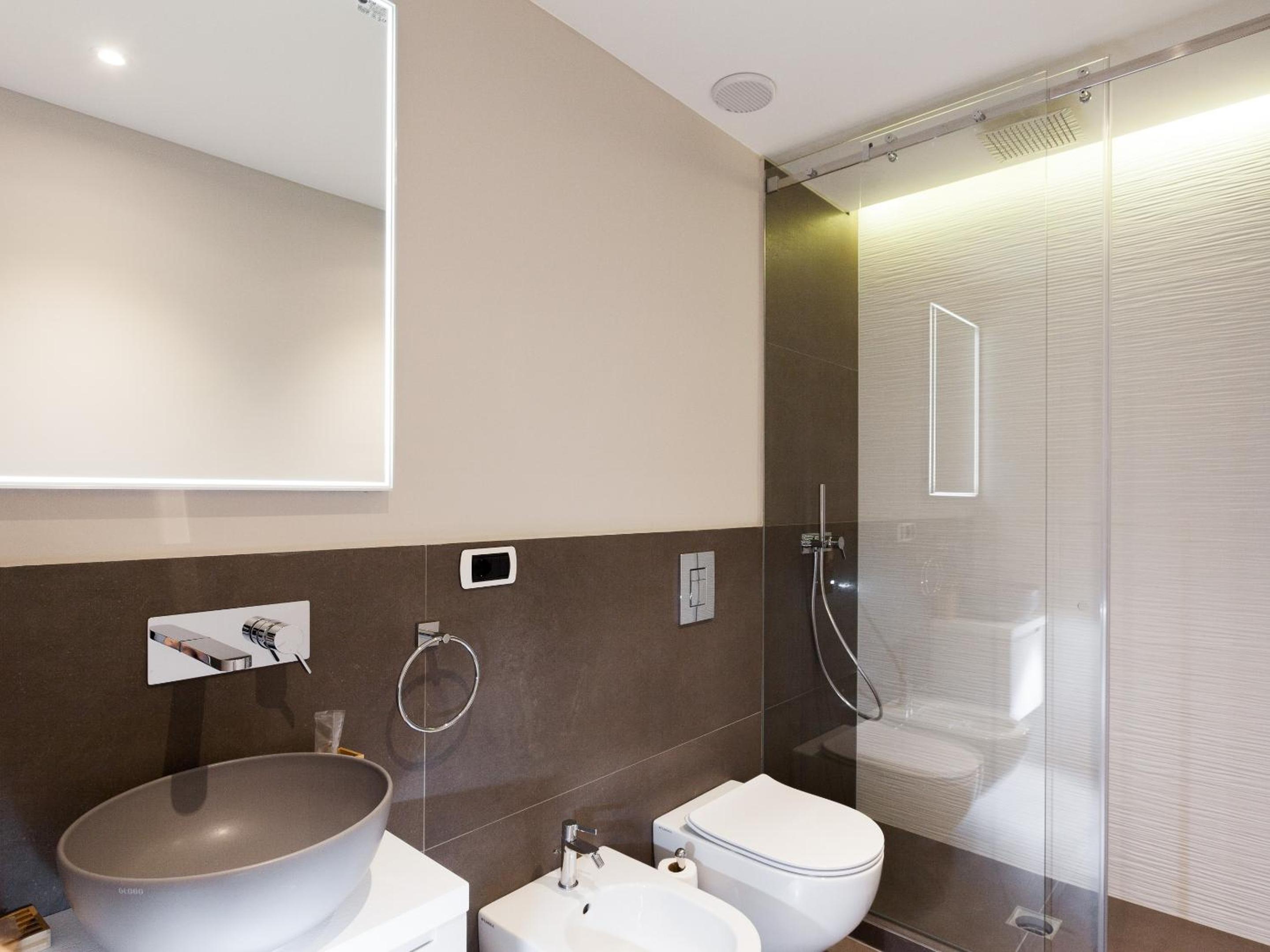 easyhomes-Duomo Suites & Apartments