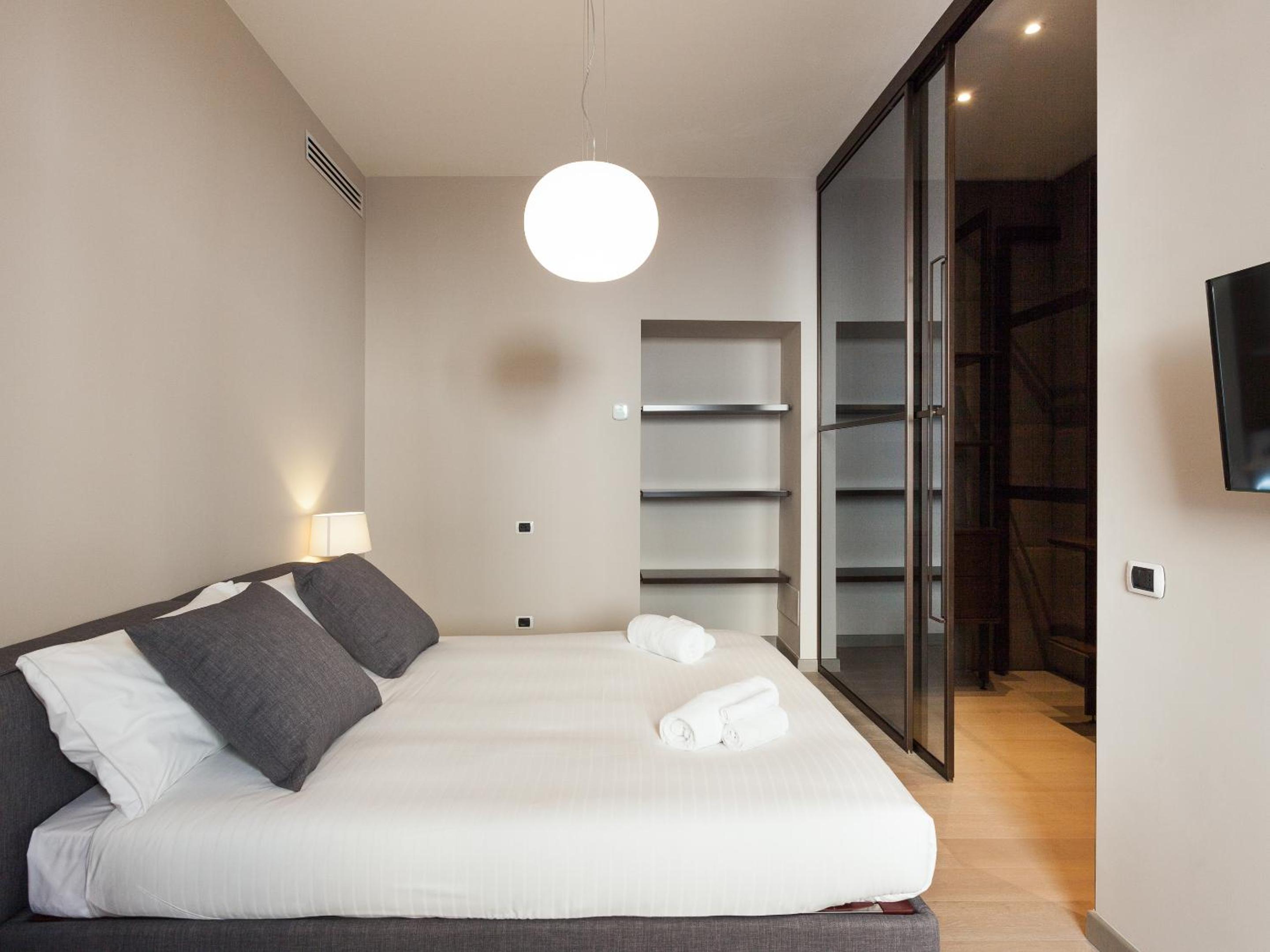 easyhomes-Duomo Suites & Apartments