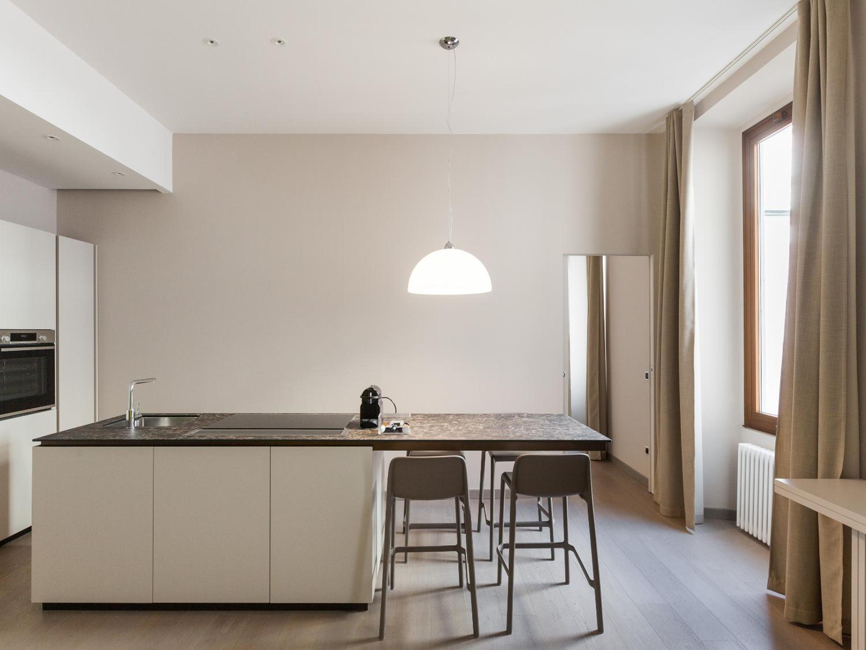 easyhomes-Duomo Suites & Apartments