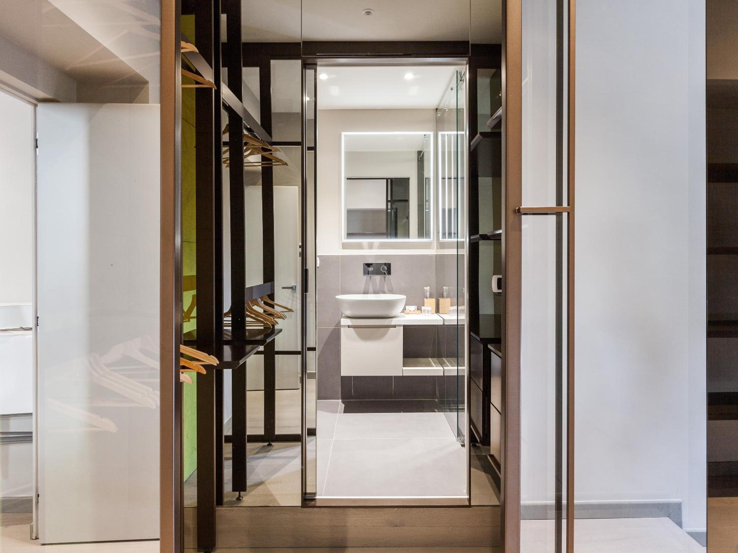 easyhomes-Duomo Suites & Apartments