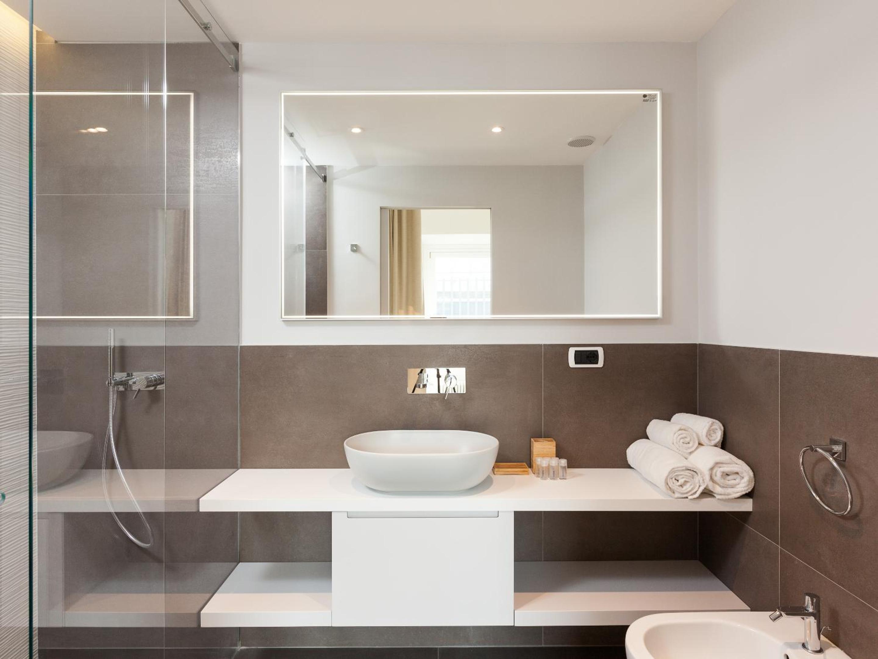 easyhomes-Duomo Suites & Apartments