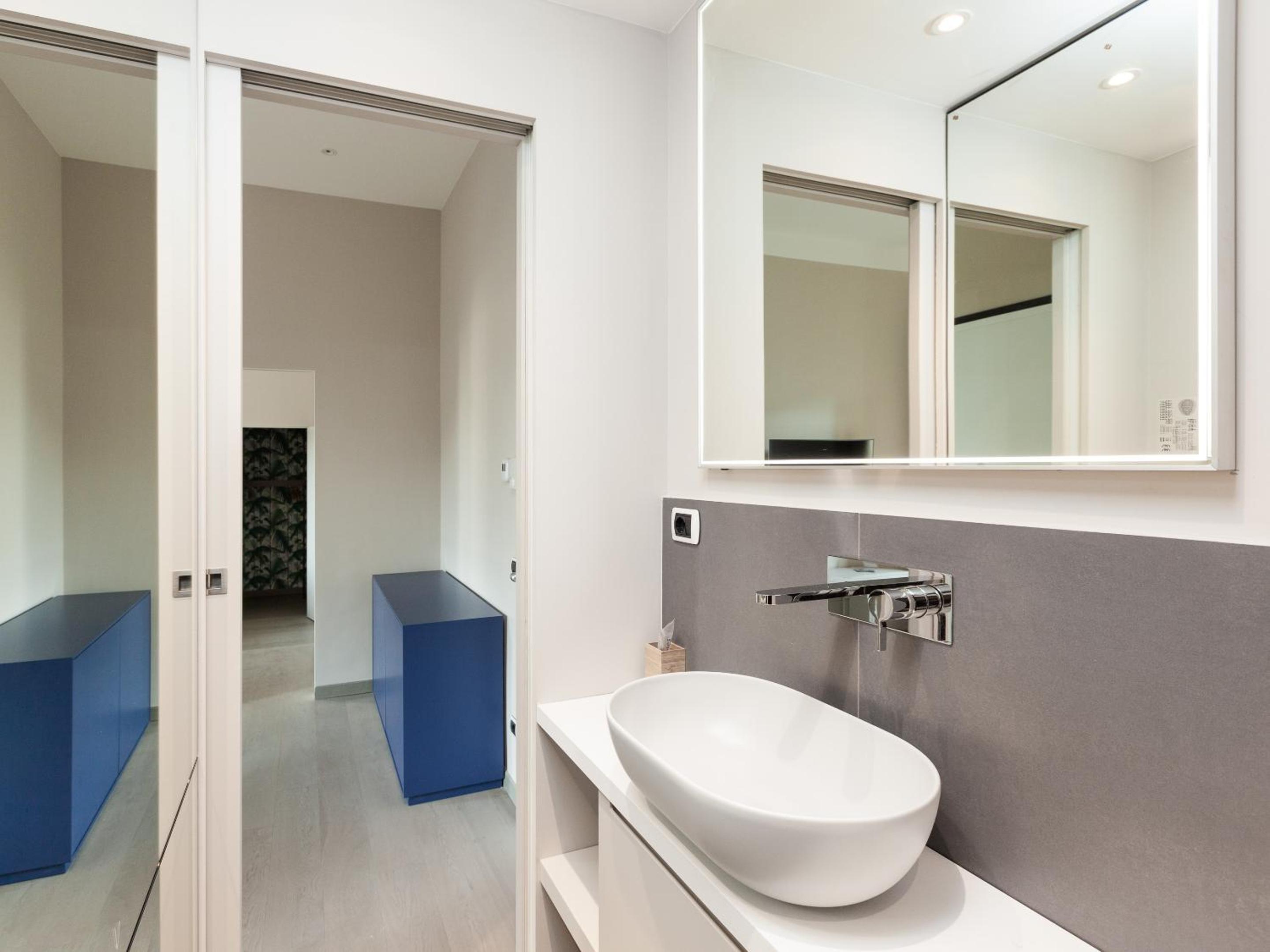 easyhomes-Duomo Suites & Apartments