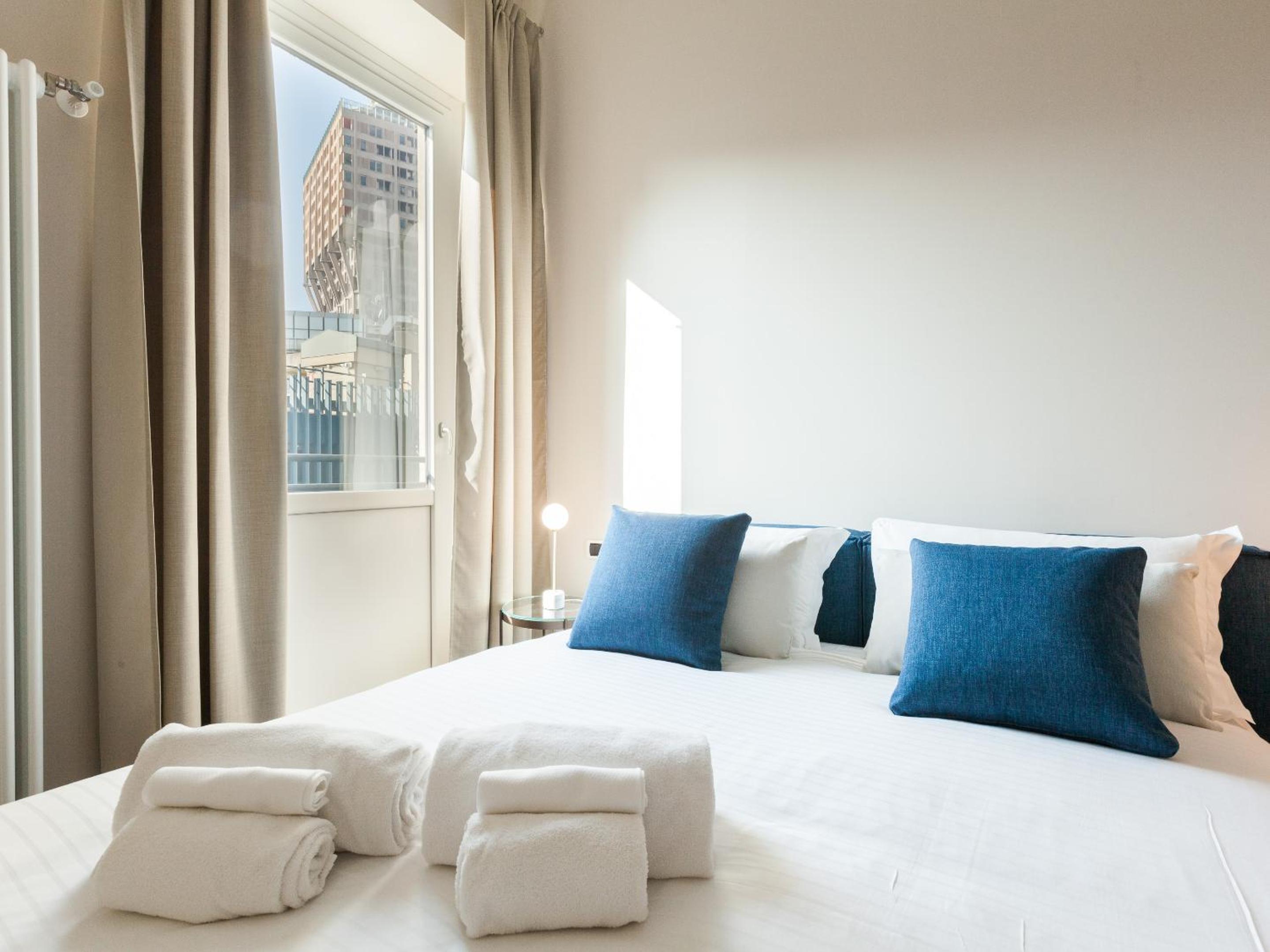 easyhomes-Duomo Suites & Apartments