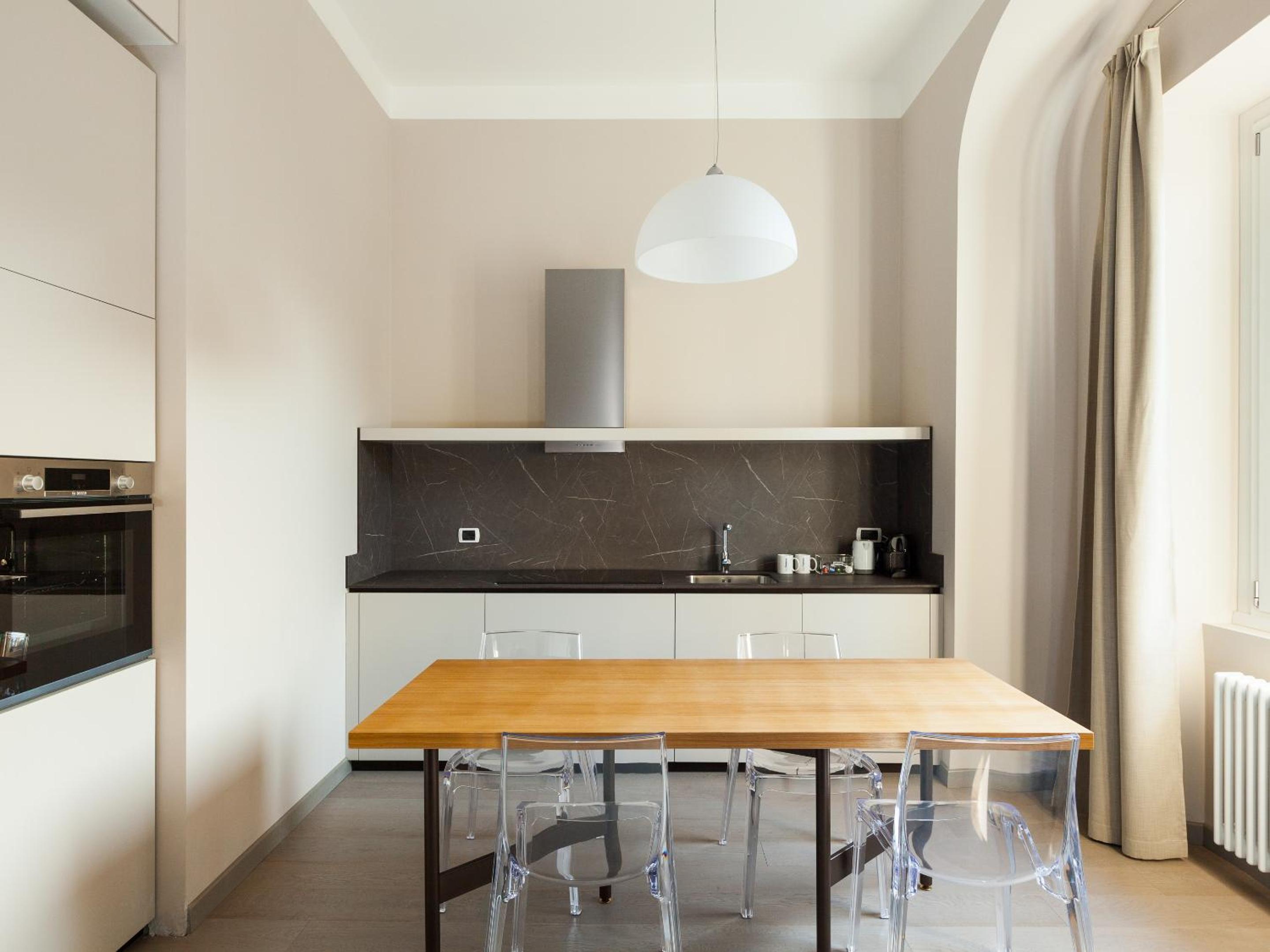 easyhomes-Duomo Suites & Apartments