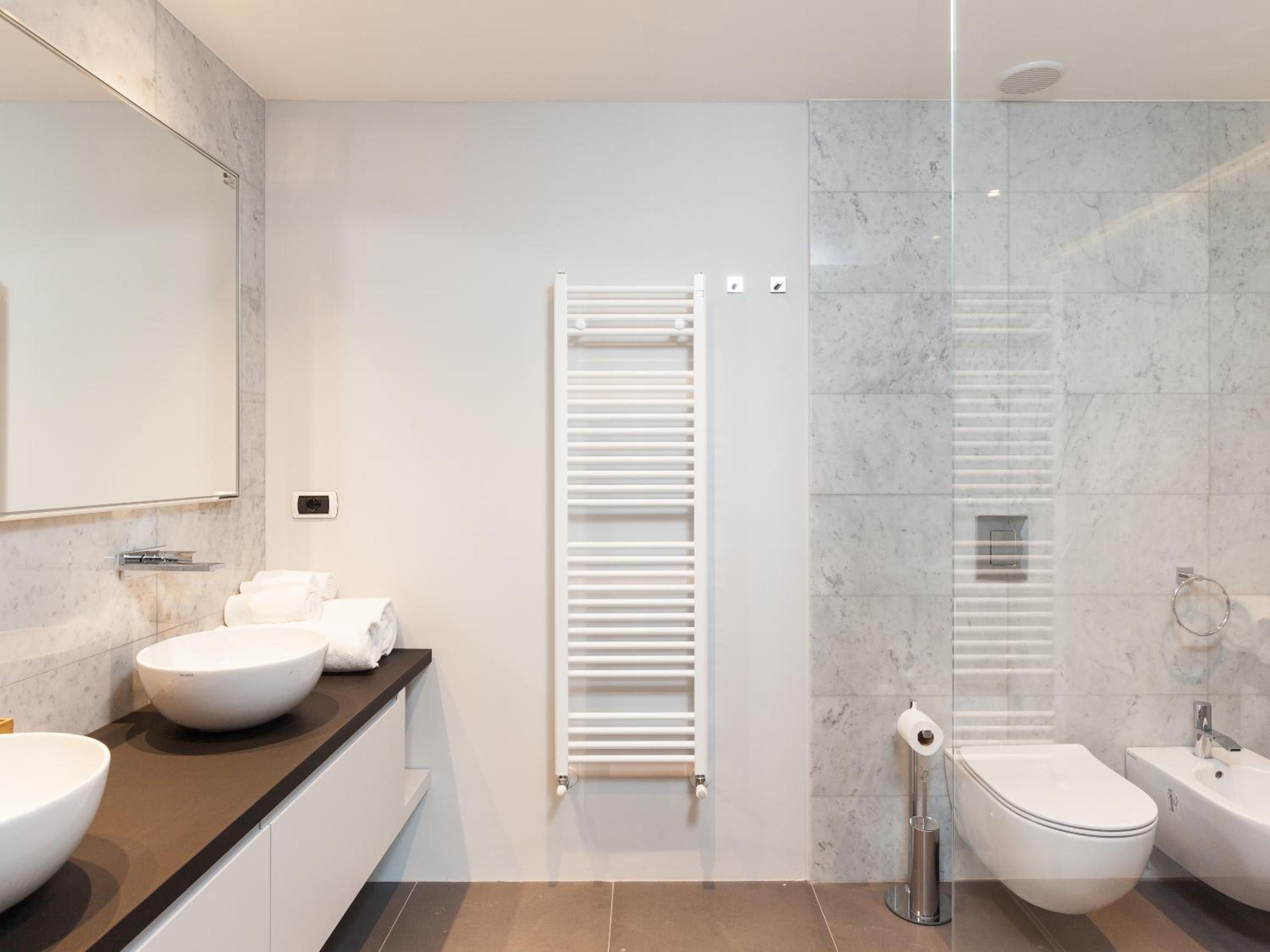 easyhomes-Duomo Suites & Apartments