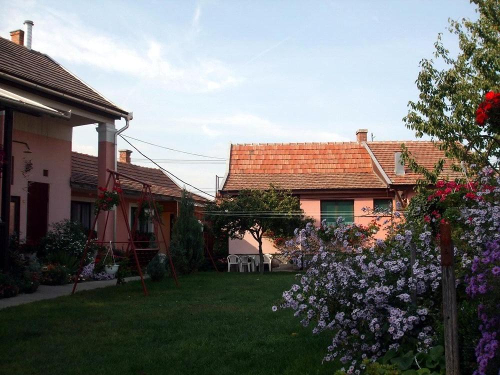 Lugas Szallas view 5