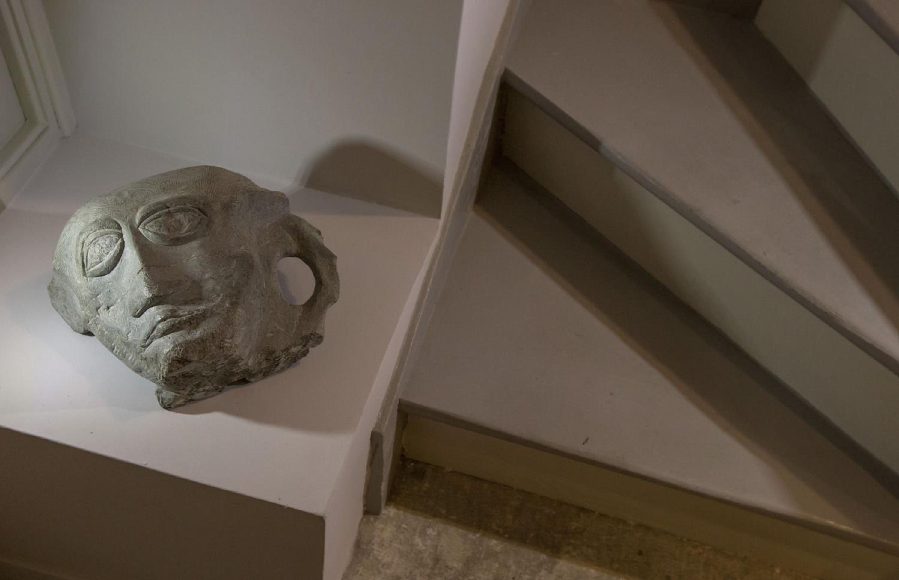 Magnificent neoclassical apt in Syntagma-Plaka
