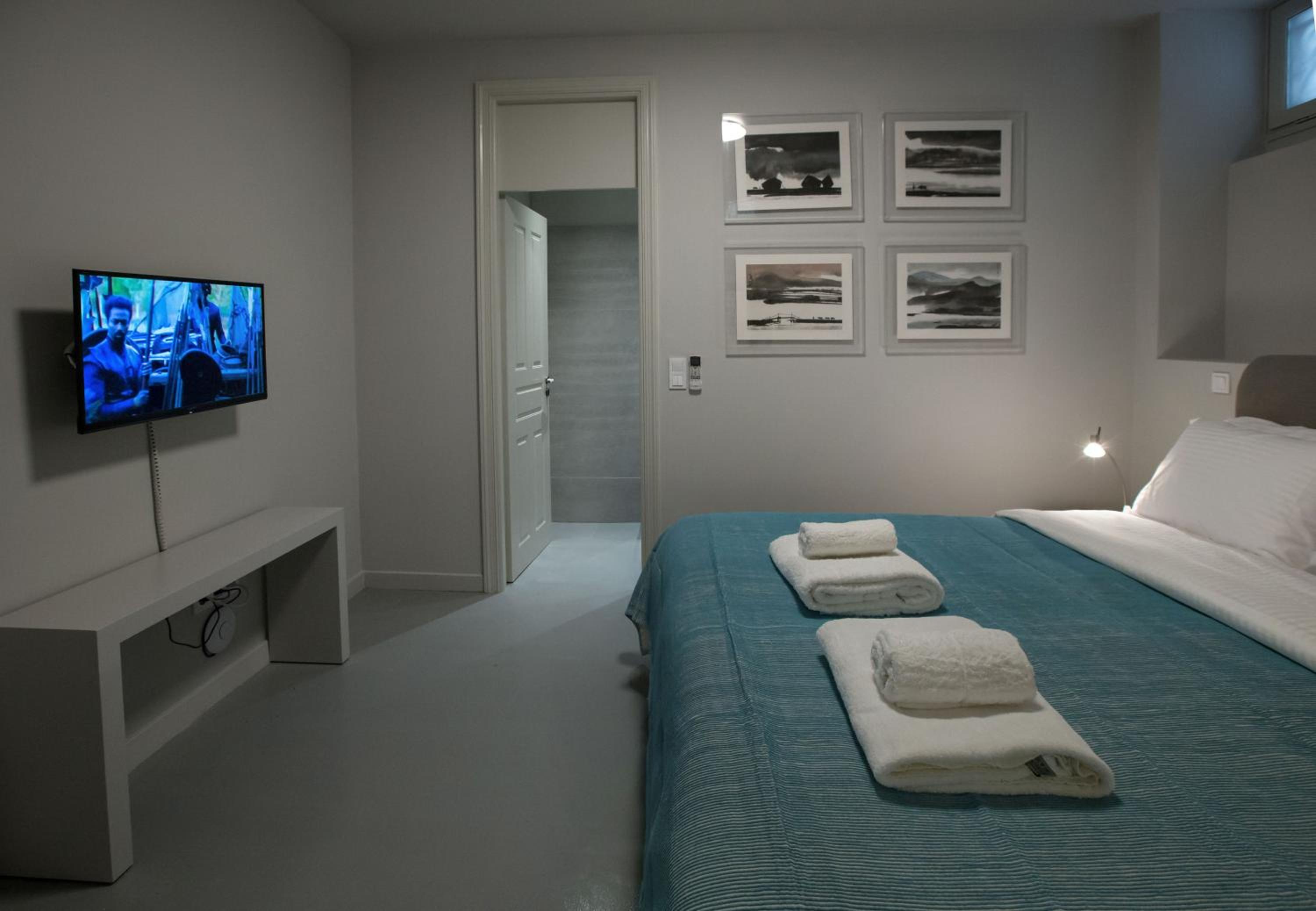 Magnificent neoclassical apt in Syntagma-Plaka