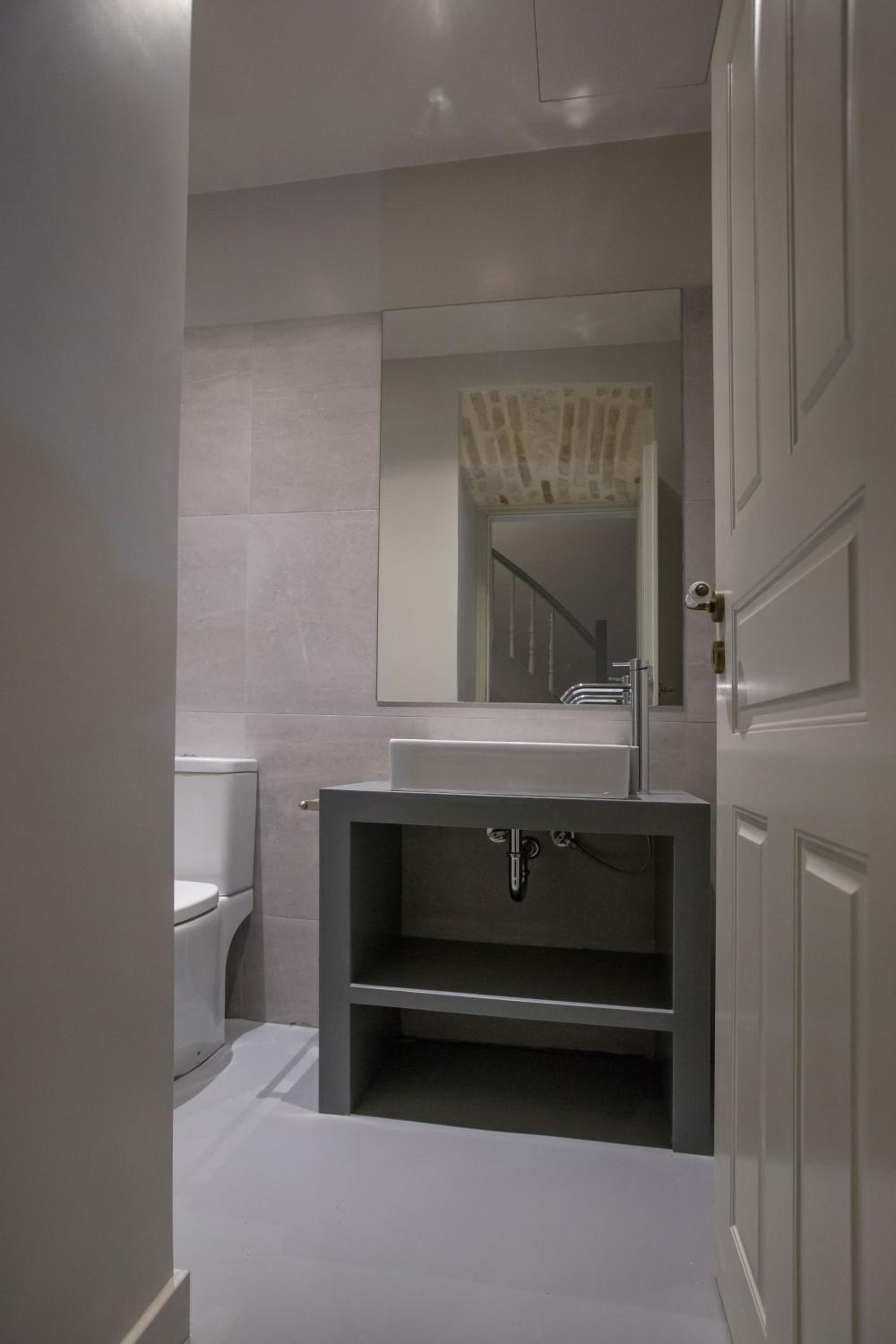 Magnificent neoclassical apt in Syntagma-Plaka