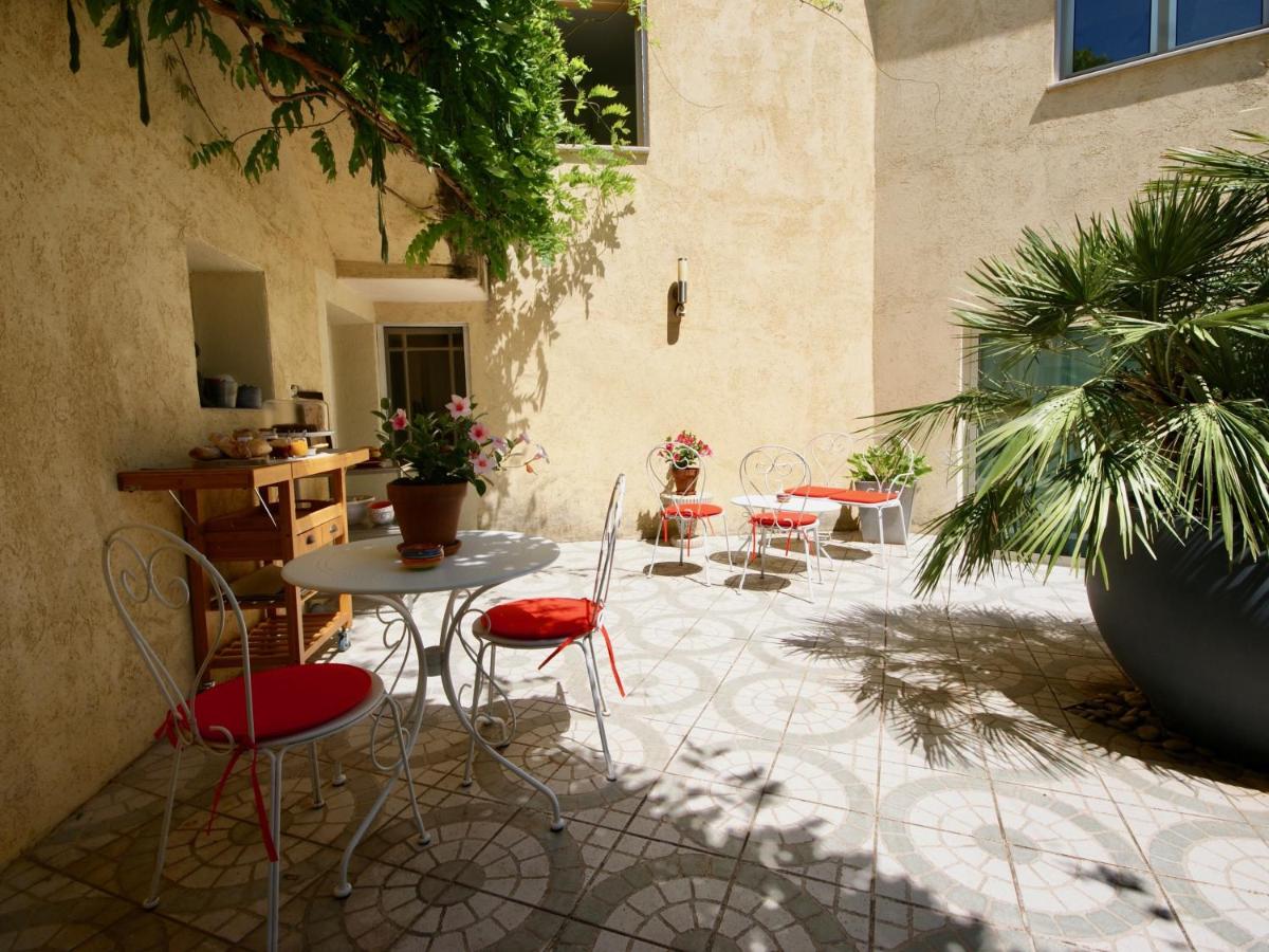 Montpellier Vacations - Couette et Cafe - Property Image 19
