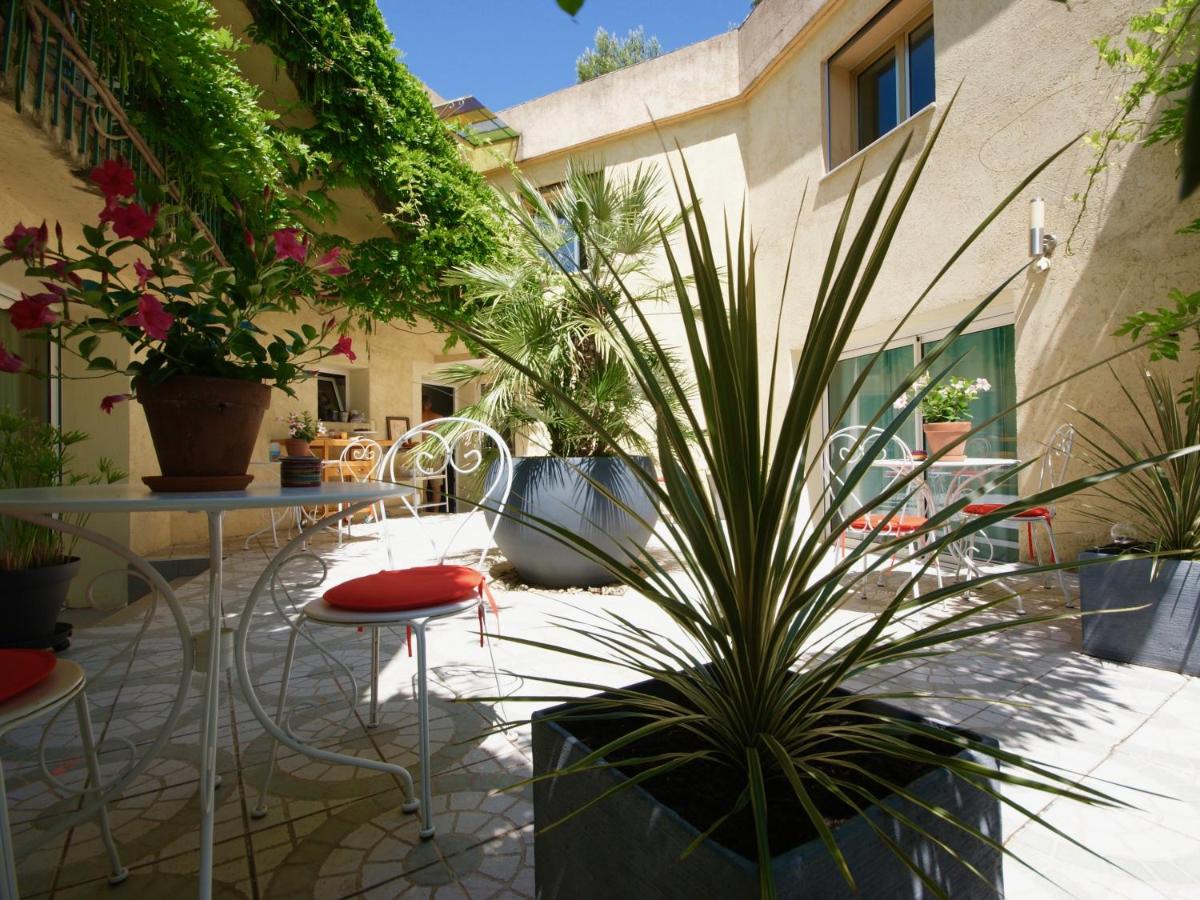 Montpellier Vacations - Couette et Cafe - Property Image 21
