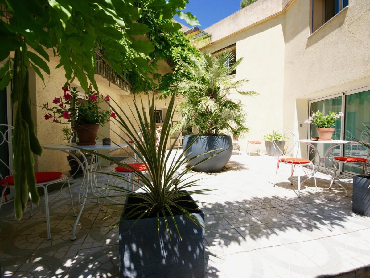 Montpellier Vacations - Couette et Cafe - Property Image 14